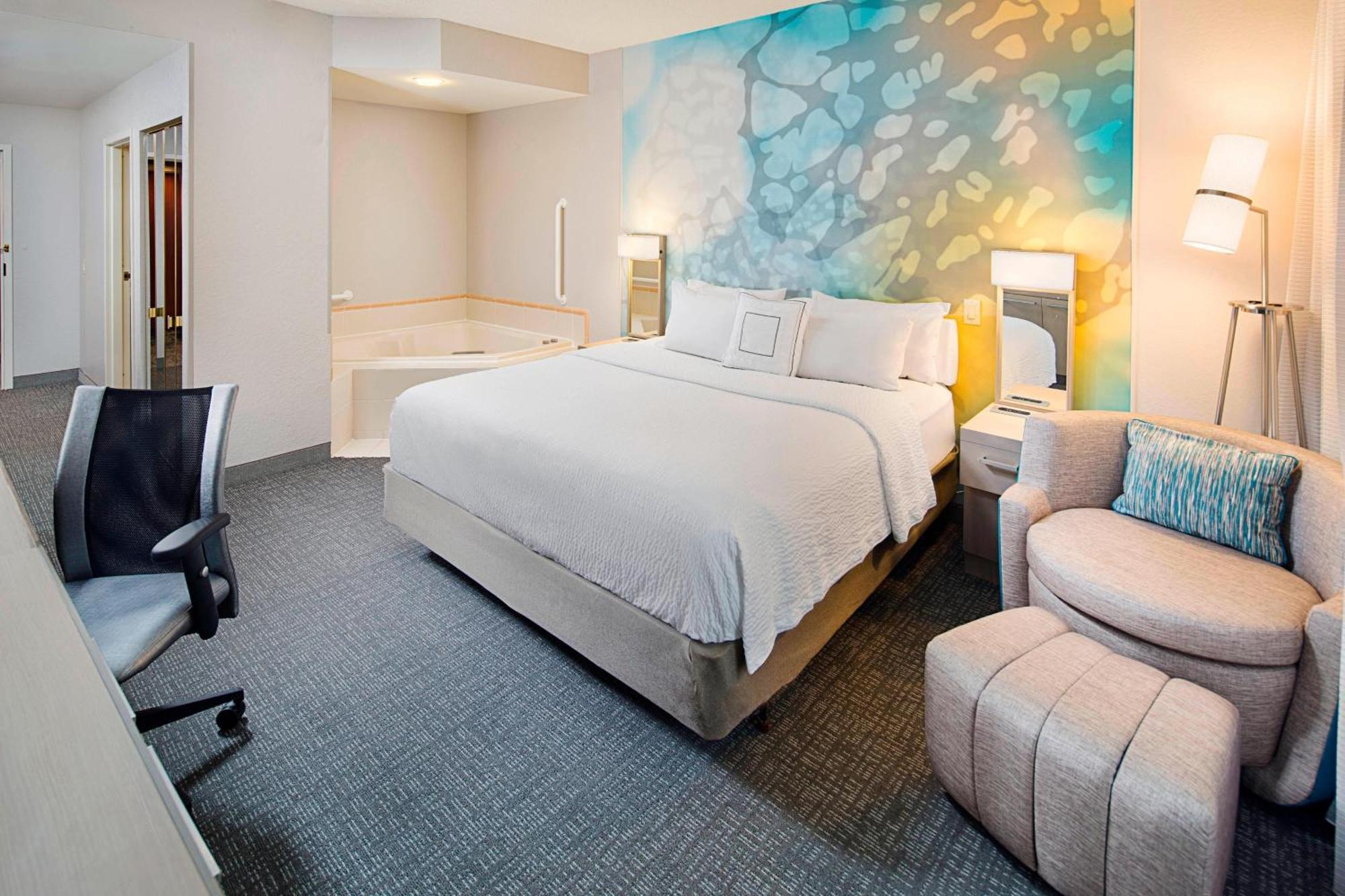 Courtyard By Marriott West Palm Airport Hotel West Palm Beach