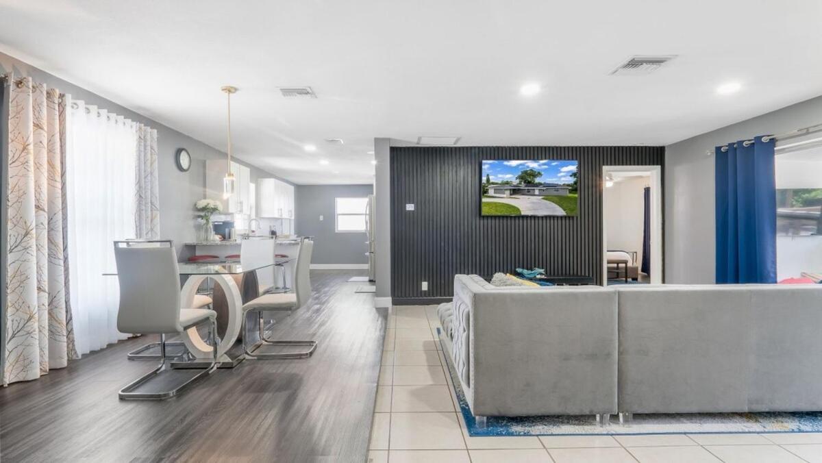 Luxury Queen Hot-tub And Jacuzzi West Palm Beach