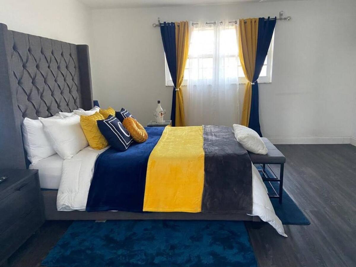 Luxury Queen Hot-tub And Jacuzzi Villa West Palm Beach