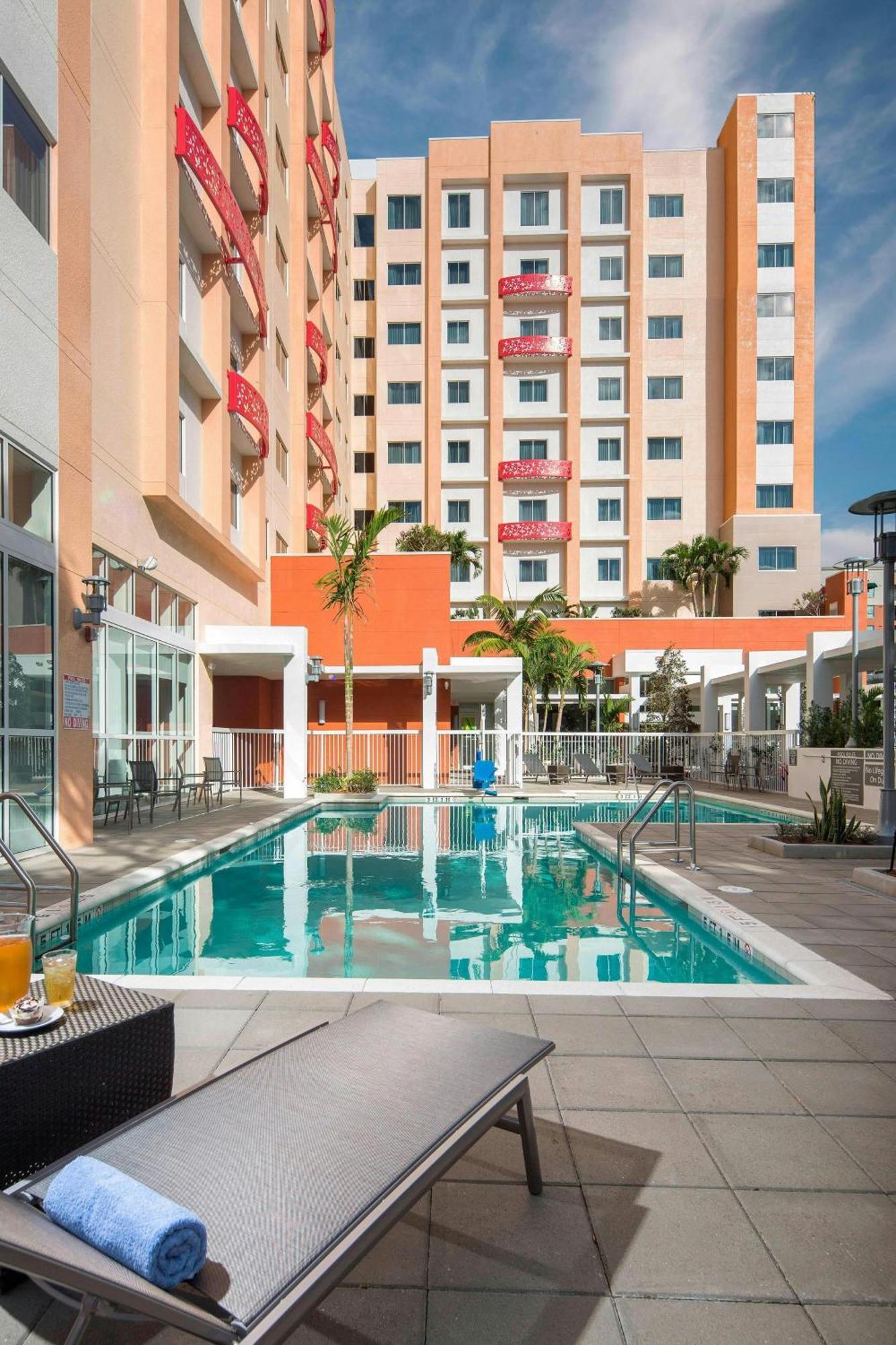 By Marriott West Palm Downtown 3*