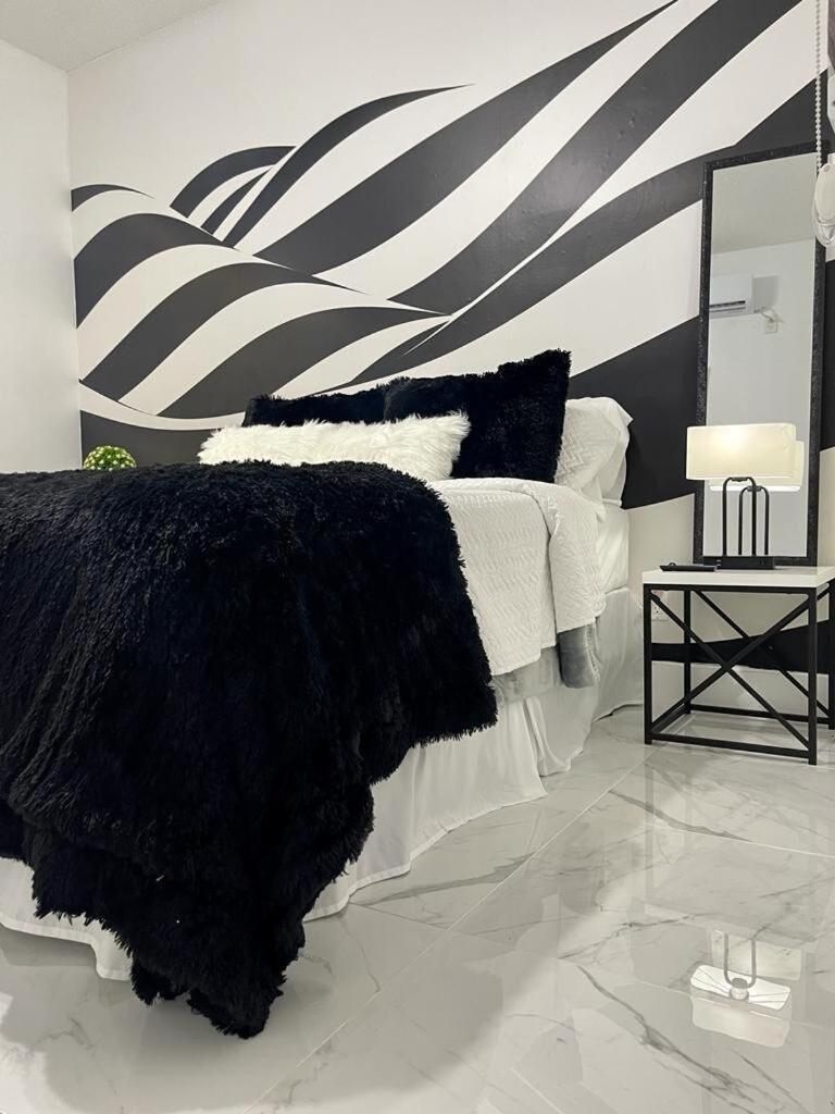 Cozy Studio, Prime Location, Remodeled, 1 Parking West Palm Beach