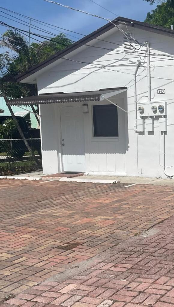 Cozy Studio, Prime Location, Remodeled, 1 Parking *