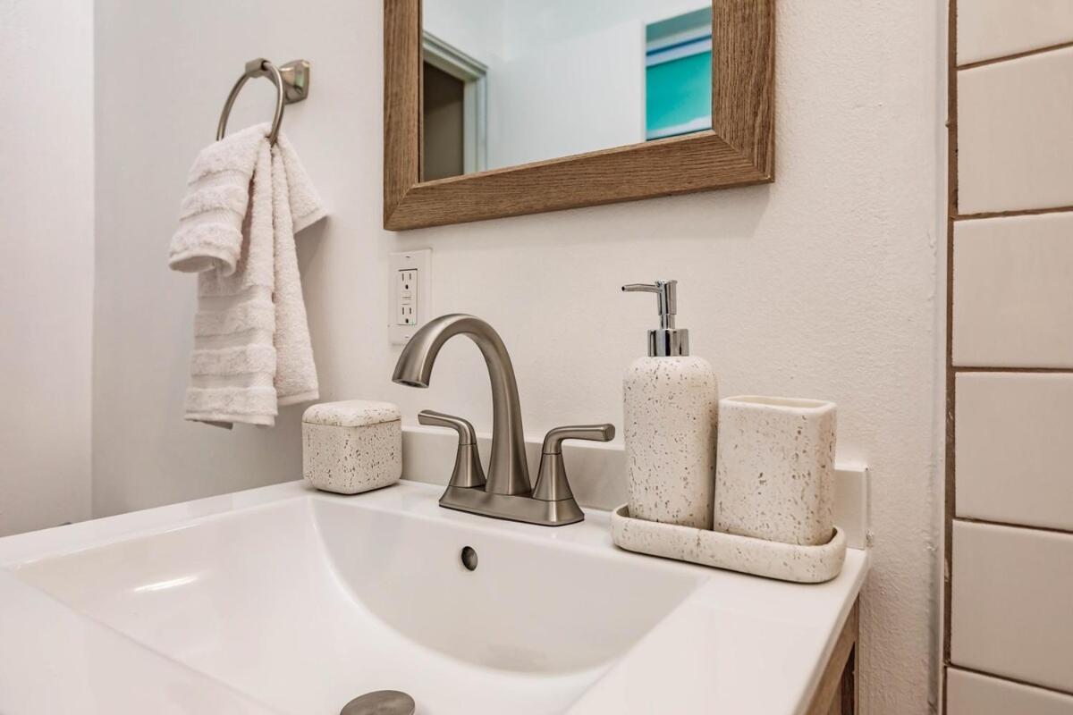 Stylish 3br Family Retreat In Park * West Palm Beach