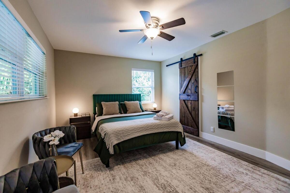Stylish 3br Family Retreat In Park