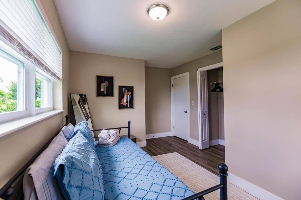 Stylish 3br Family Retreat In Park Holiday home