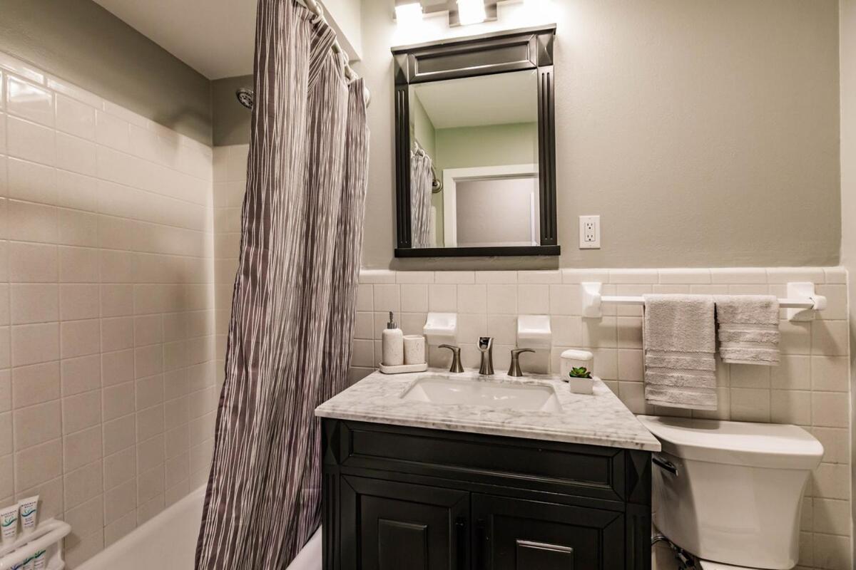 Stylish 3br Family Retreat In Park Holiday home West Palm Beach