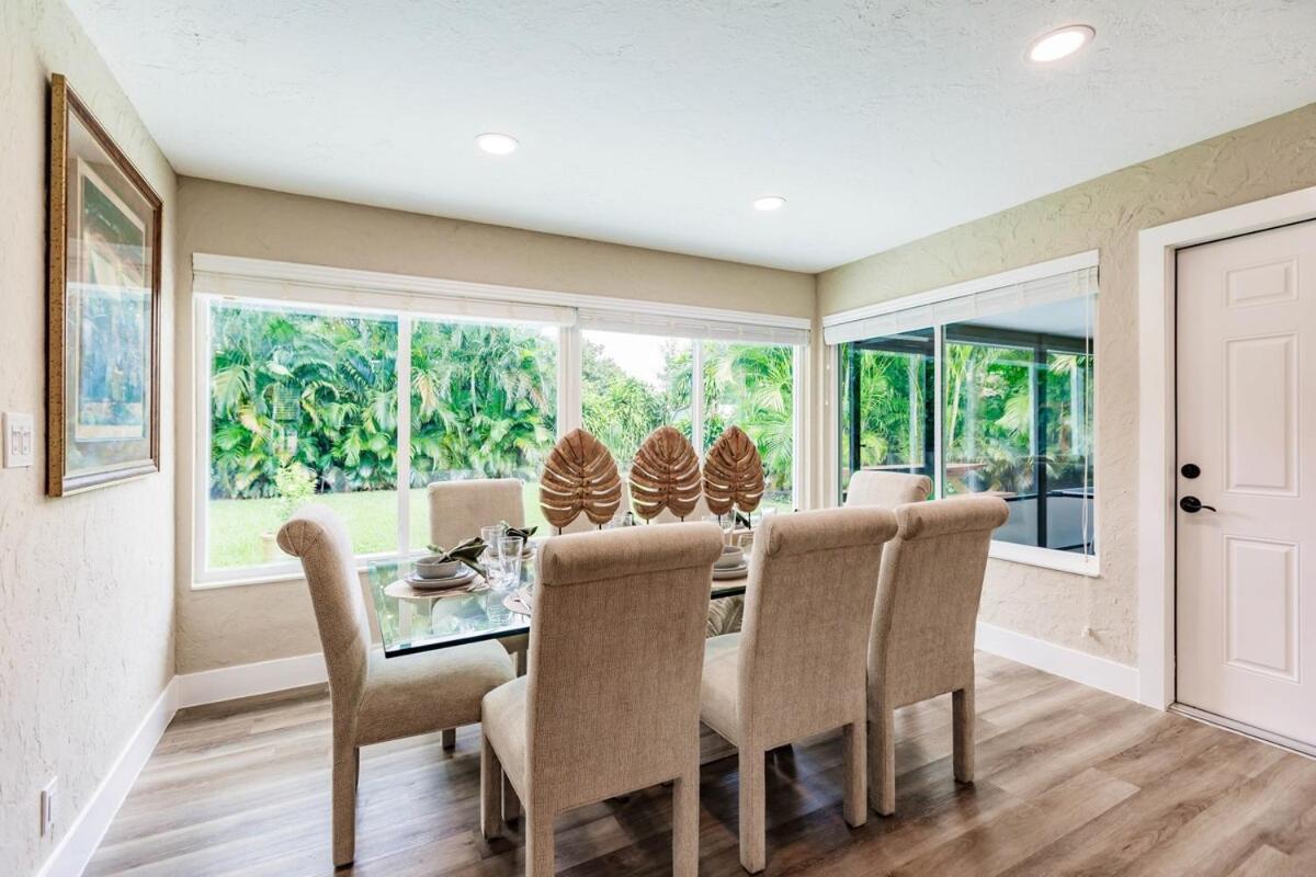 Stylish 3br Family Retreat In Park Holiday home