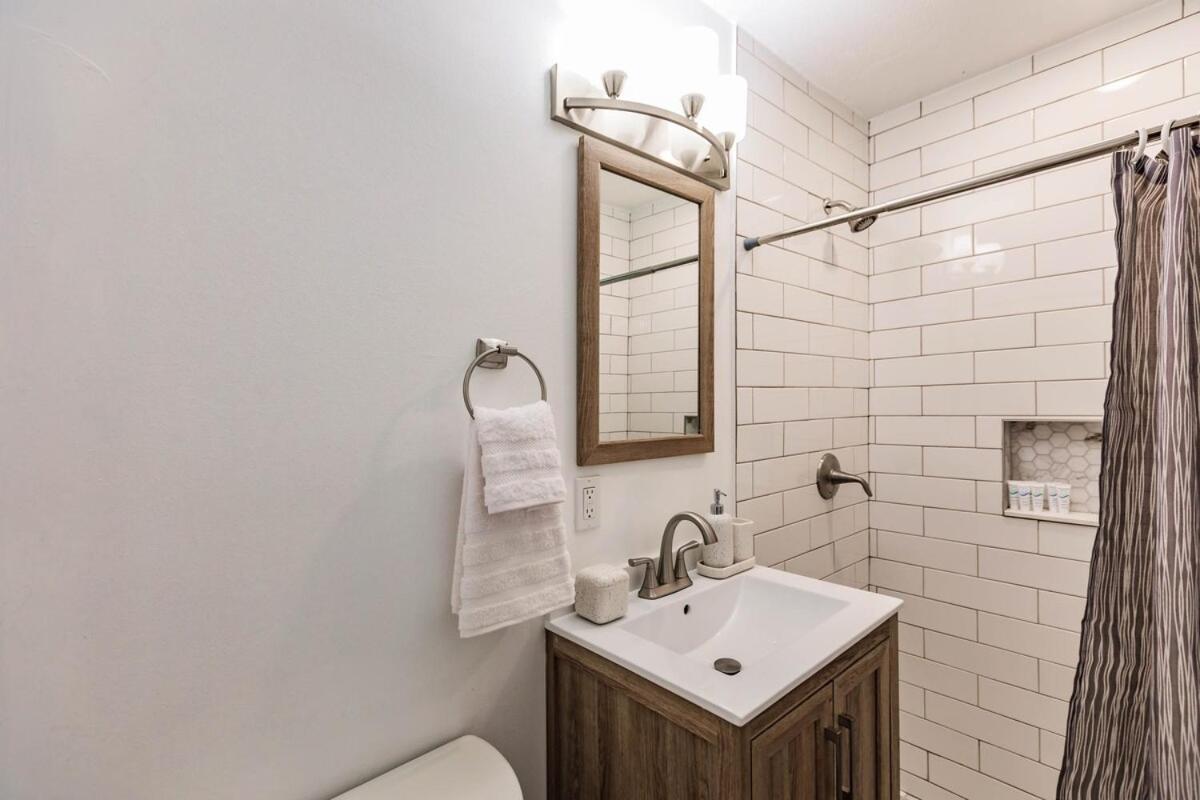 Stylish 3br Family Retreat In Park Holiday home *