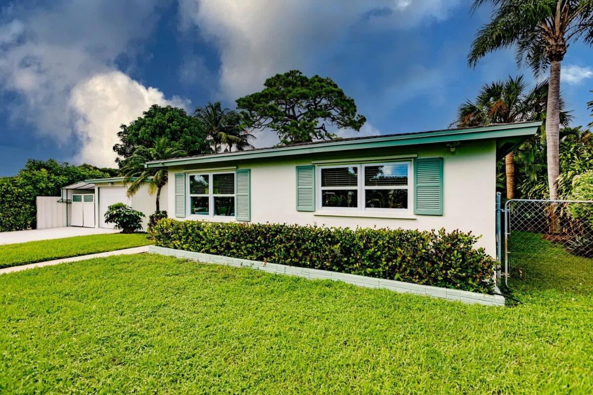 Stylish 3br Family Retreat In Park West Palm Beach