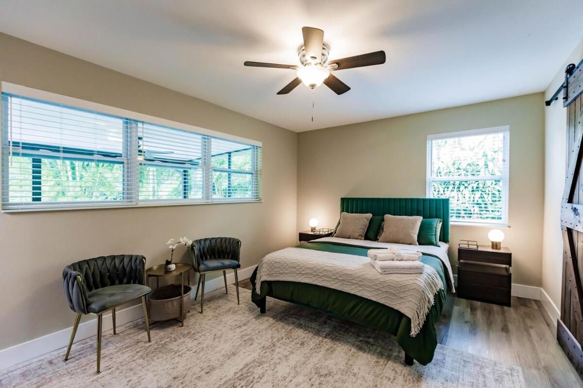 Stylish 3br Family Retreat In Park