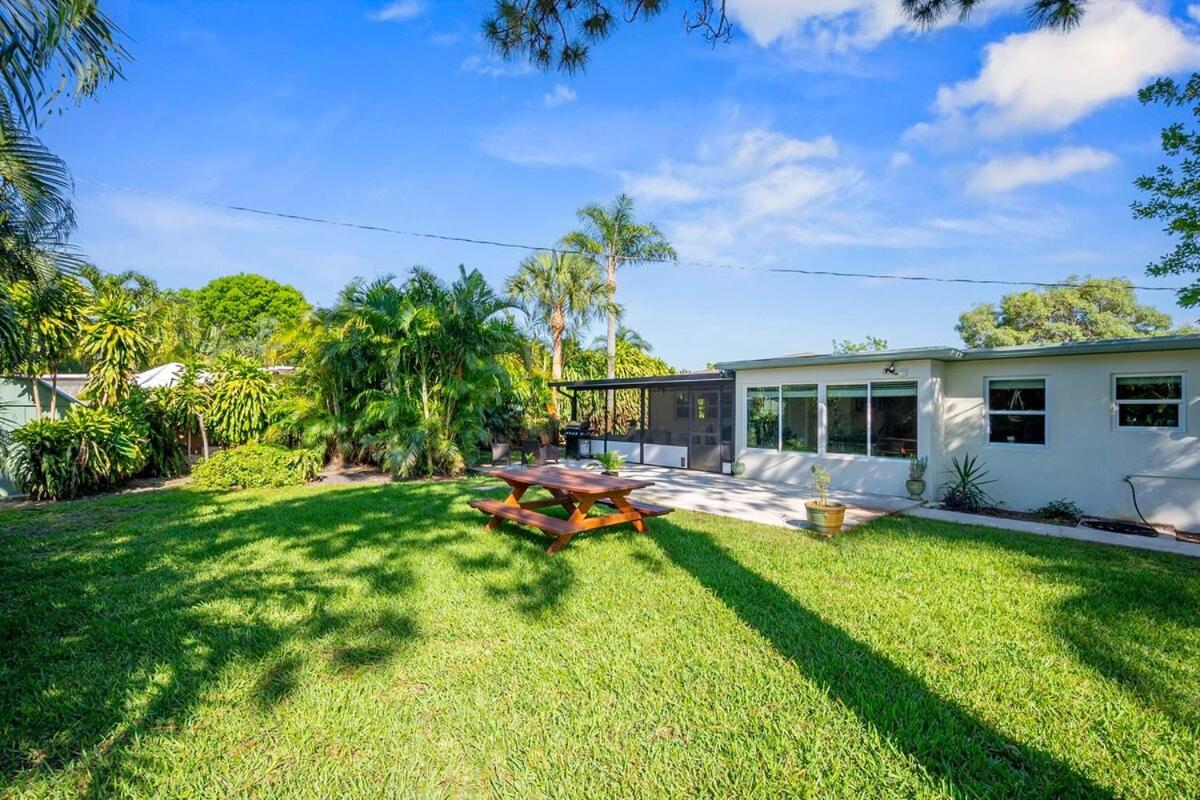 Stylish 3br Family Retreat In Park Holiday home