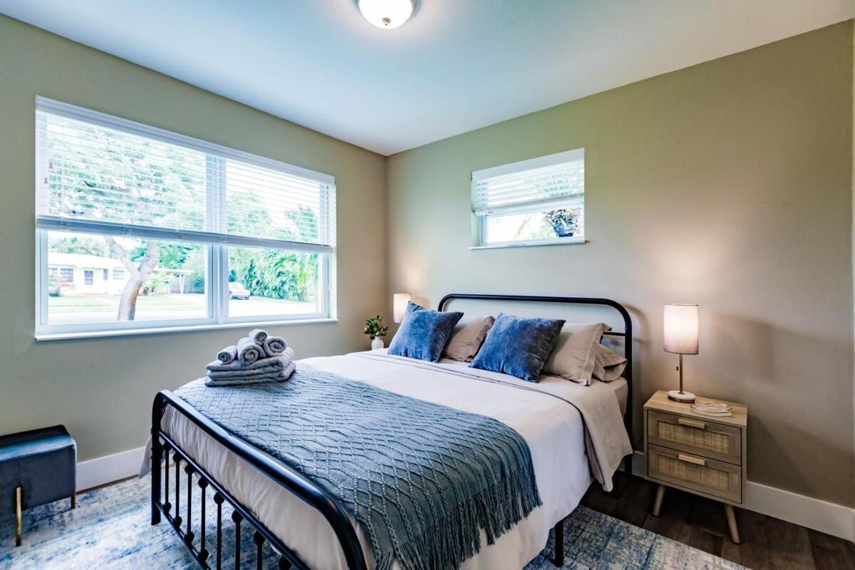 Holiday home Stylish 3br Family Retreat In Park *