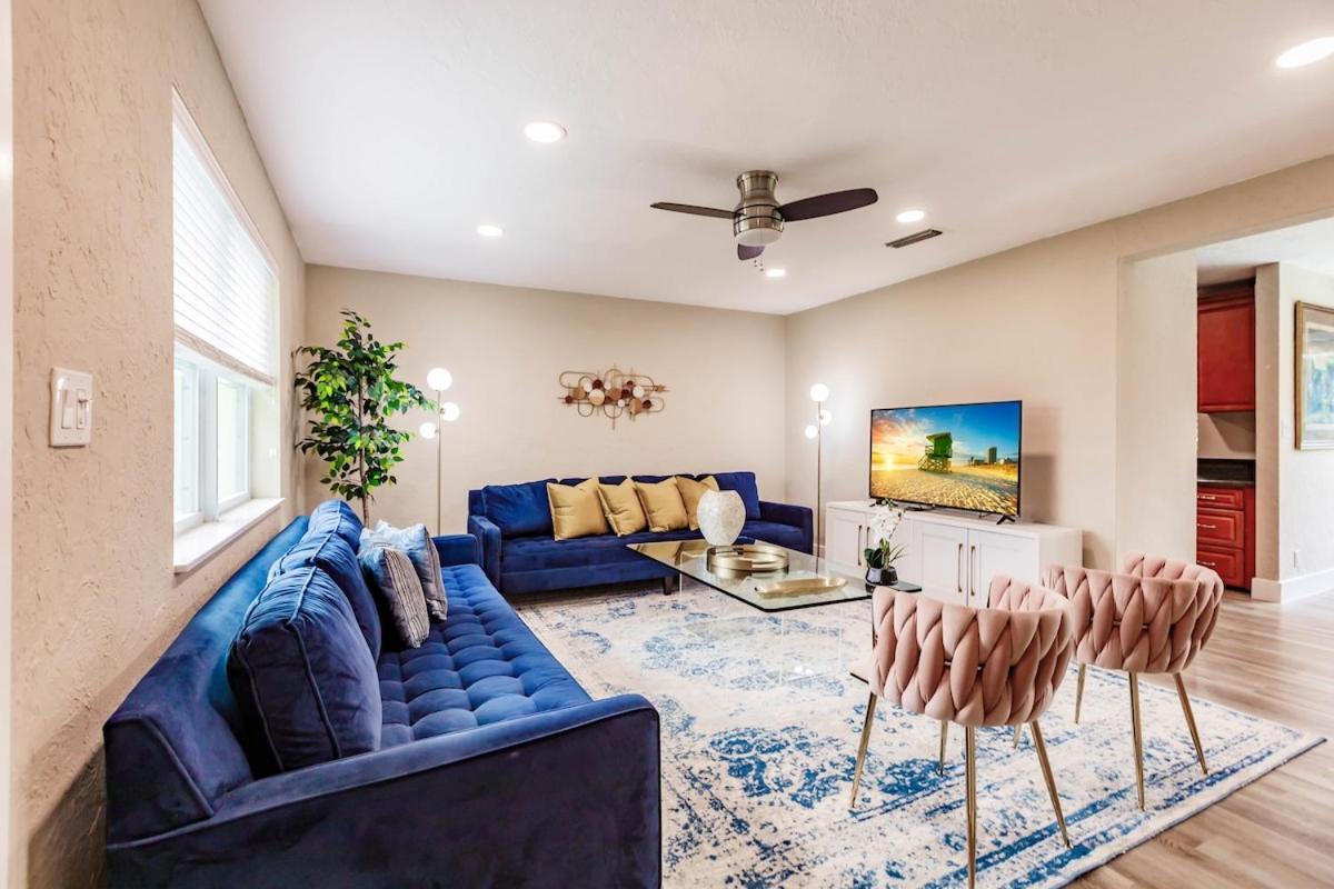 Stylish 3br Family Retreat In Park