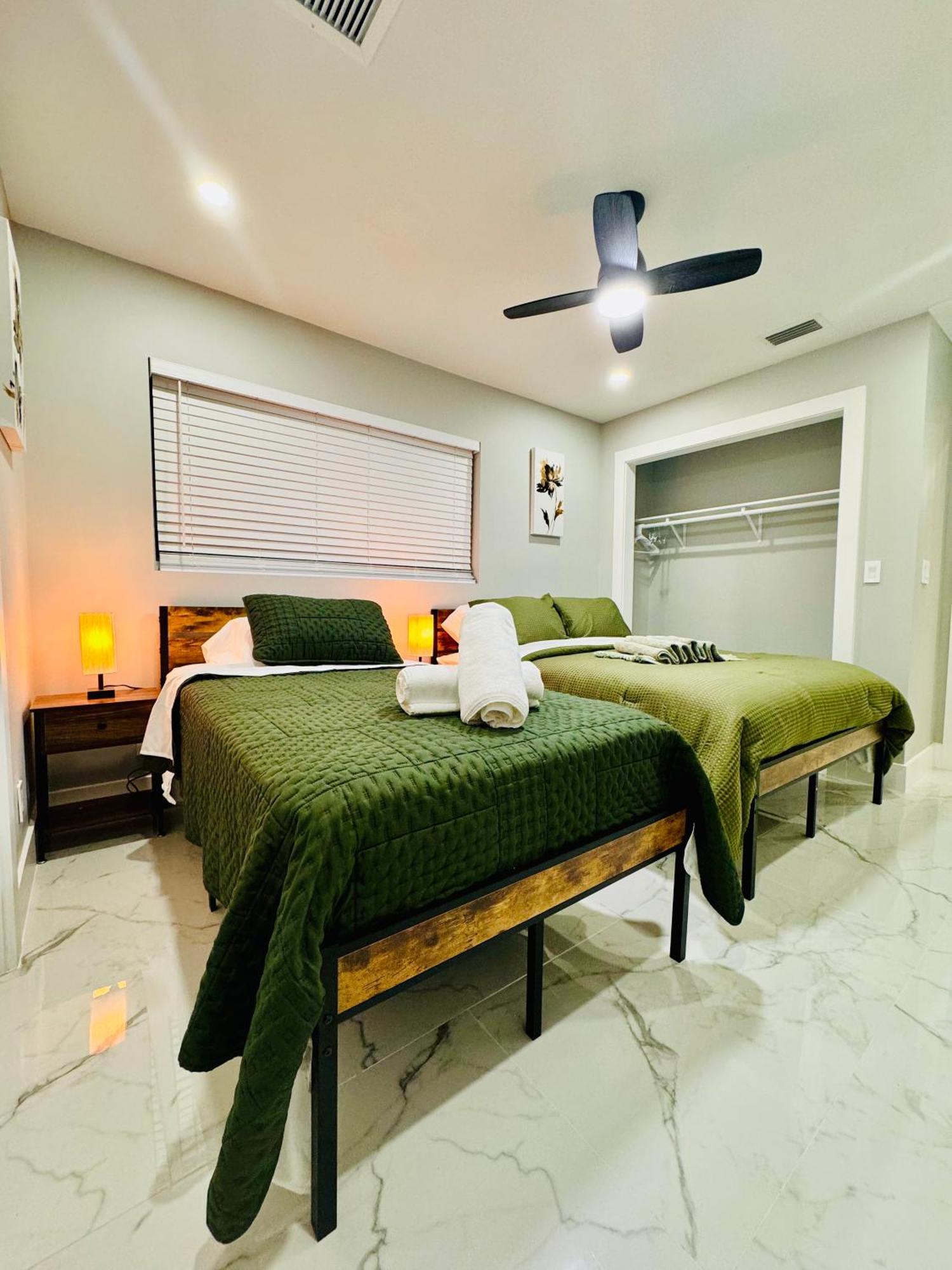 Villa Tropical Luxury Paradise - Fully Renovated In Wpb