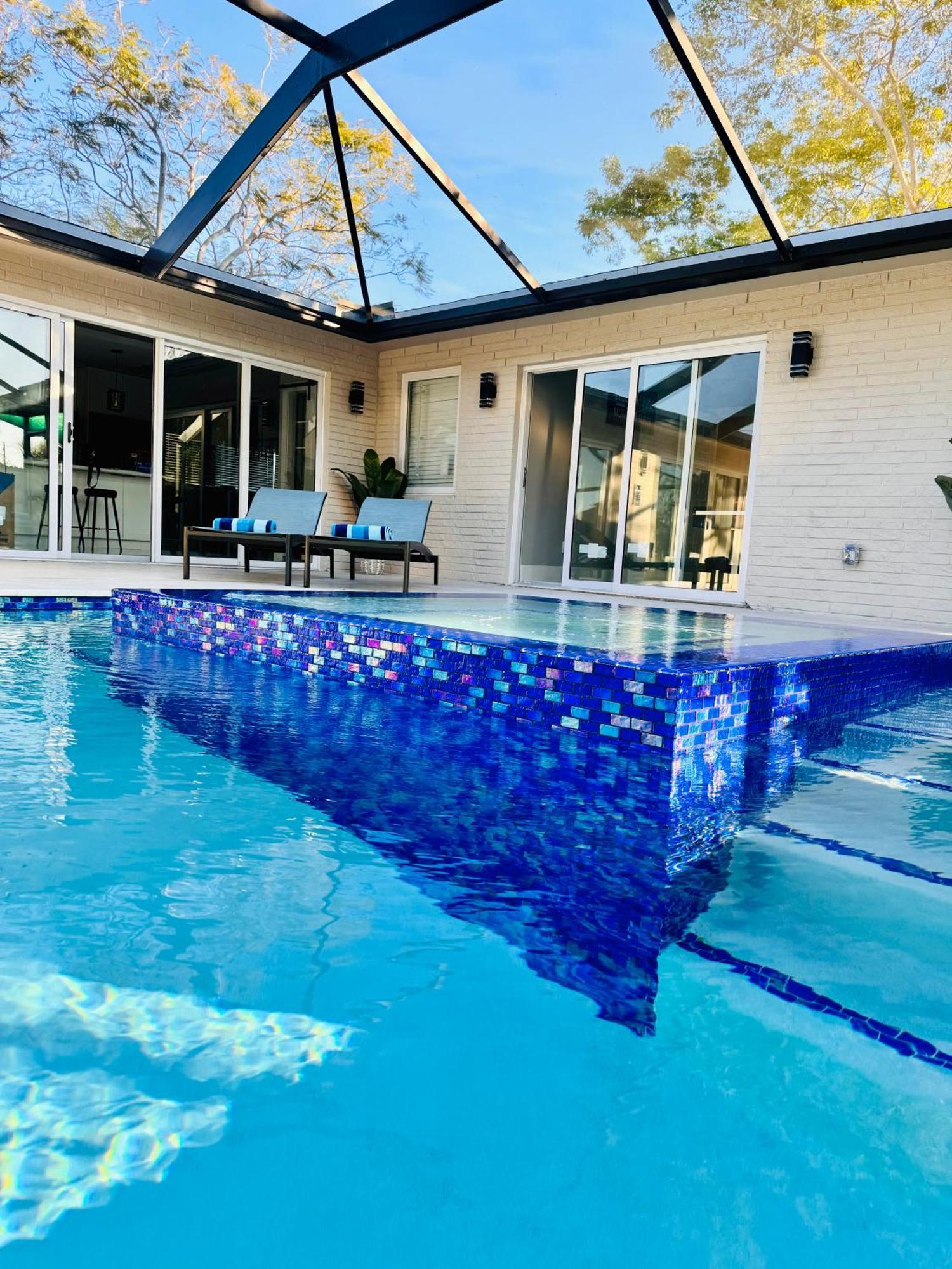 Villa Tropical Luxury Paradise - Fully Renovated In Wpb