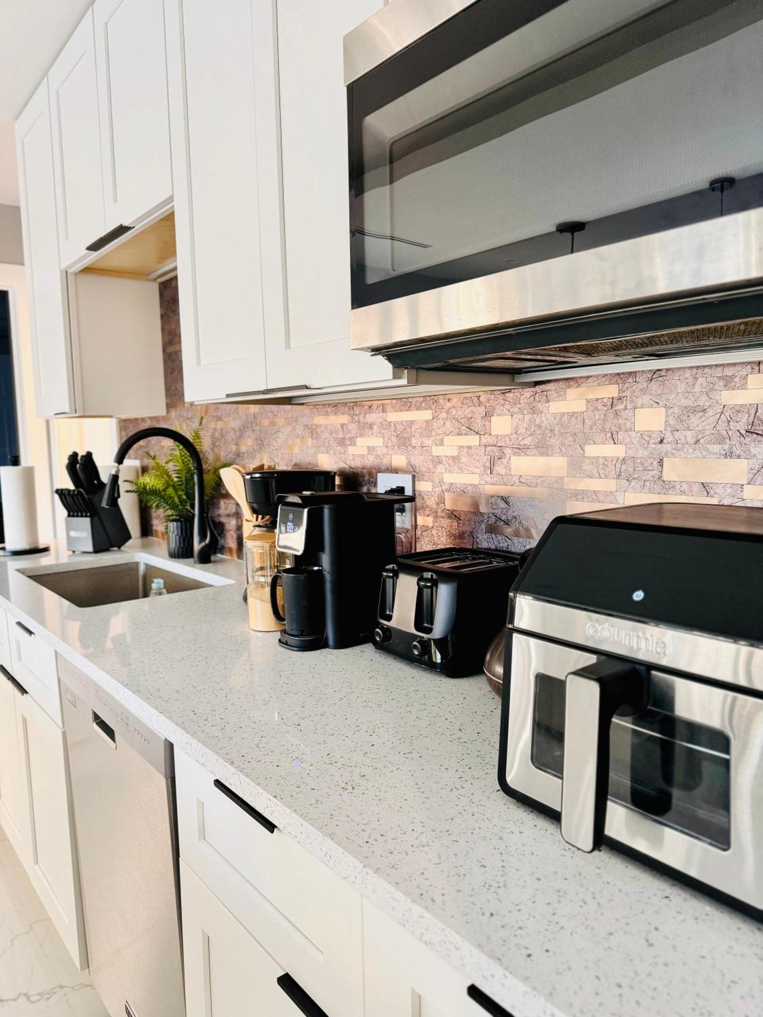 Villa Tropical Luxury Paradise - Fully Renovated In Wpb