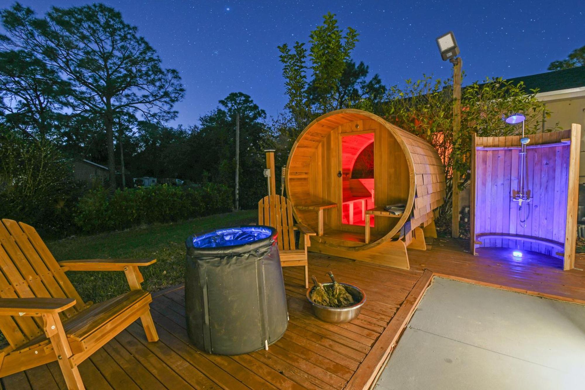 Holiday home Whats So Addictive About Damn House