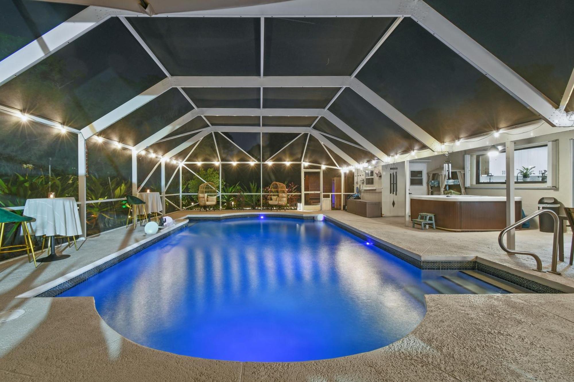 Whats So Addictive About Damn House * West Palm Beach