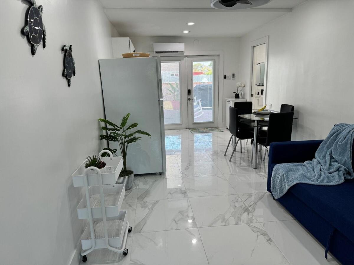 Palm Paradise Apartment West Palm Beach