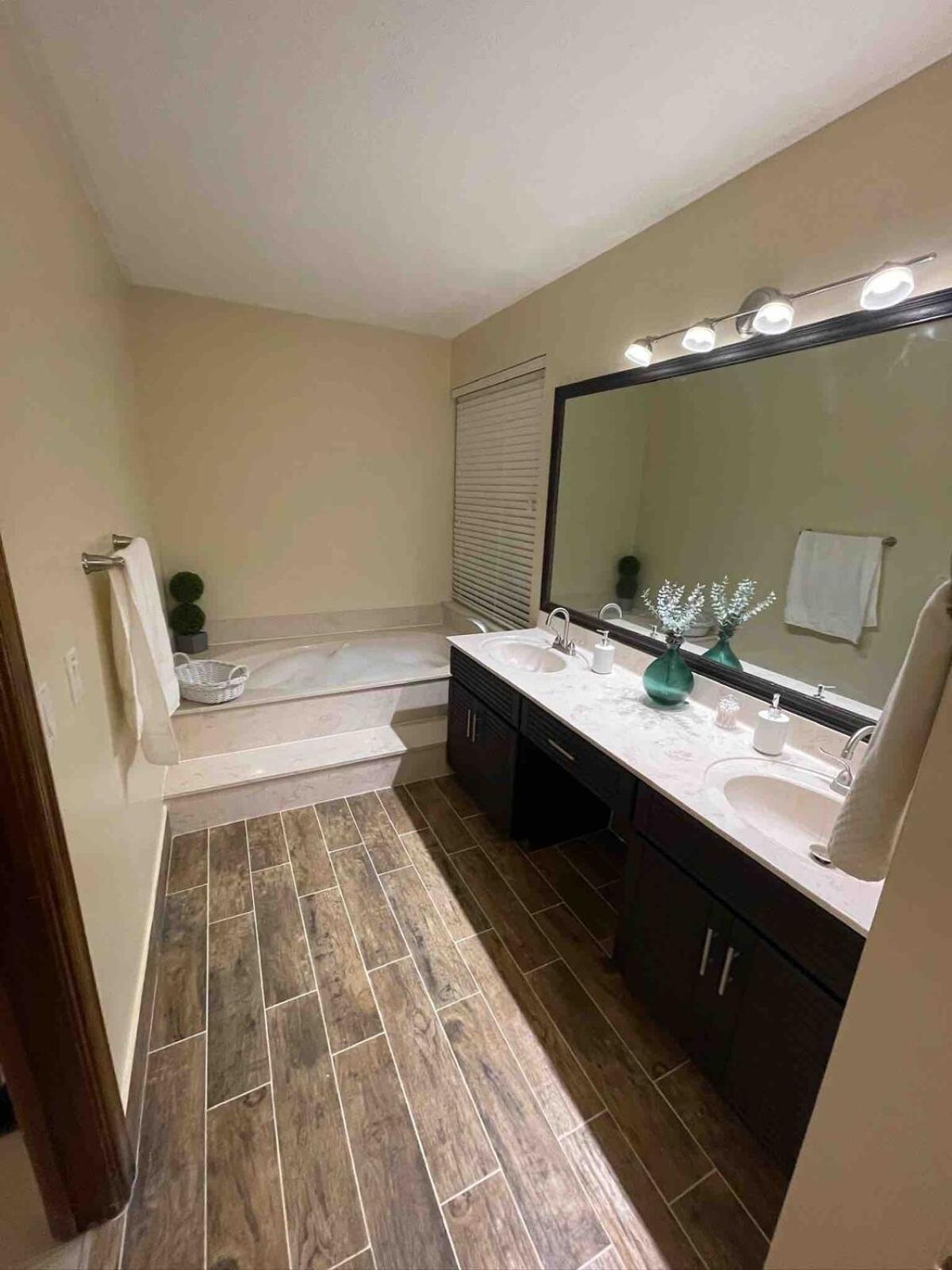 Heated Pool At Persimmon Retreat Apartment