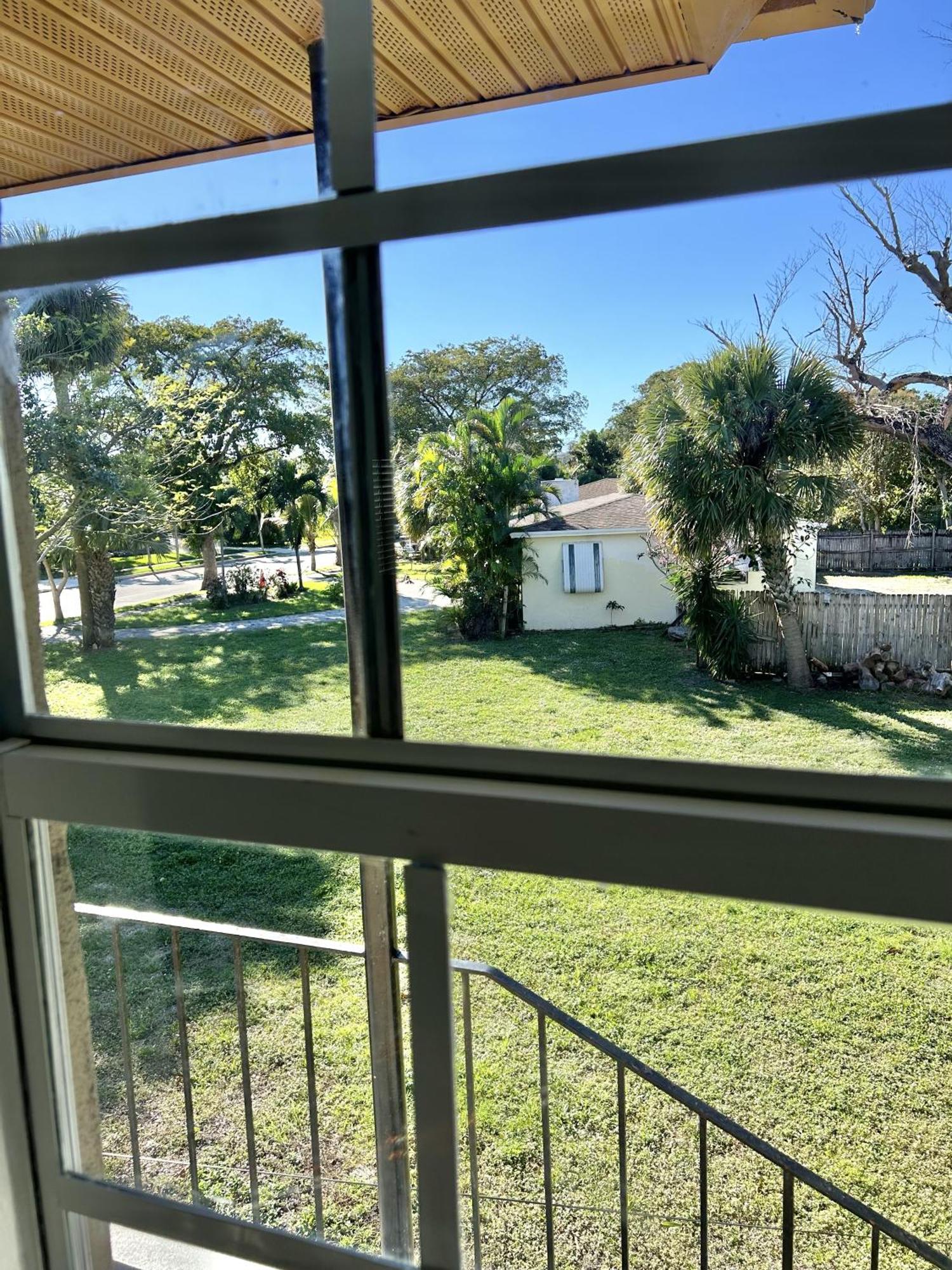 Perfect Remote Work Spot! Close To Everything! Apartment
