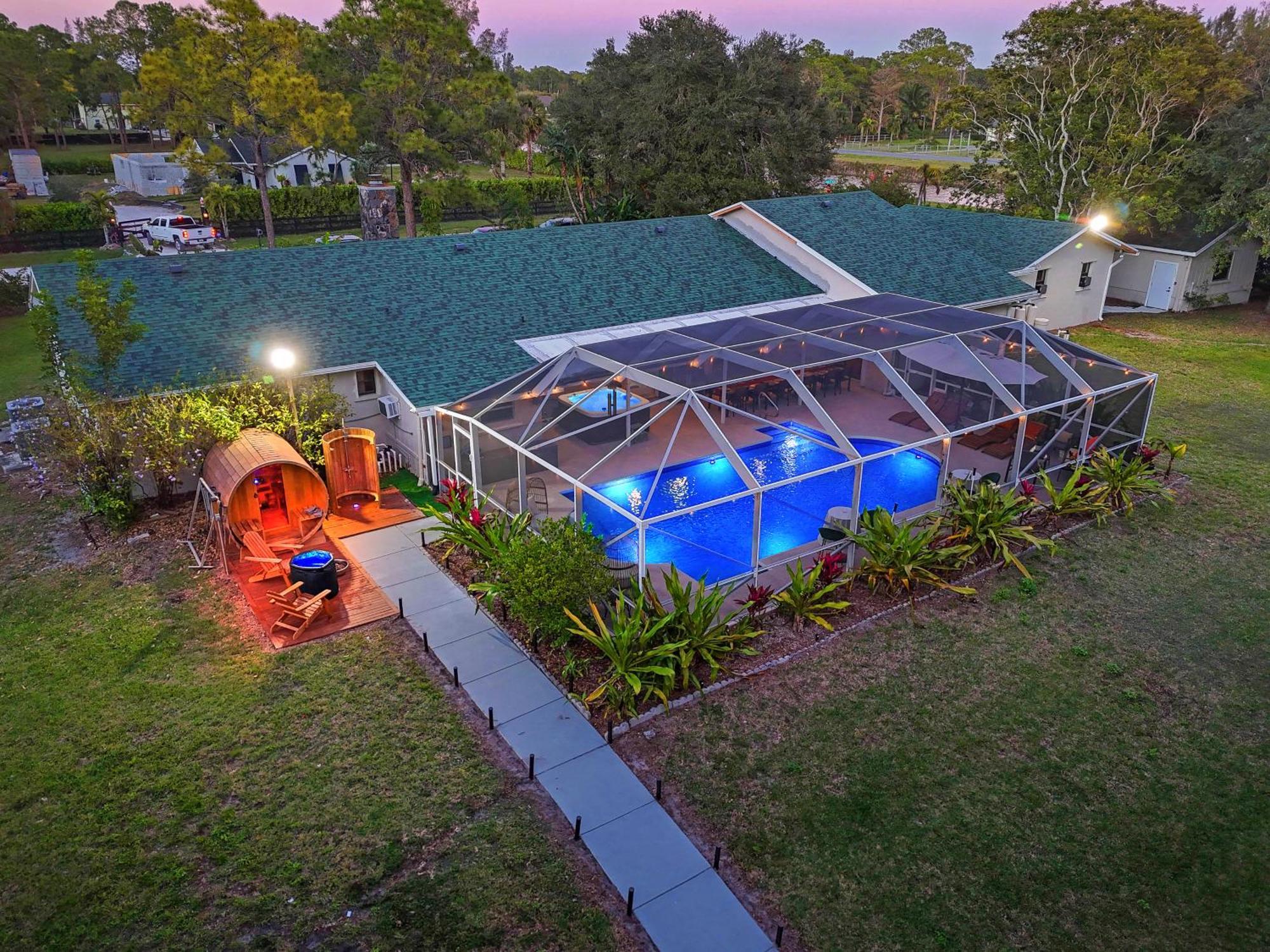 Whats So Addictive About Damn House Holiday home West Palm Beach