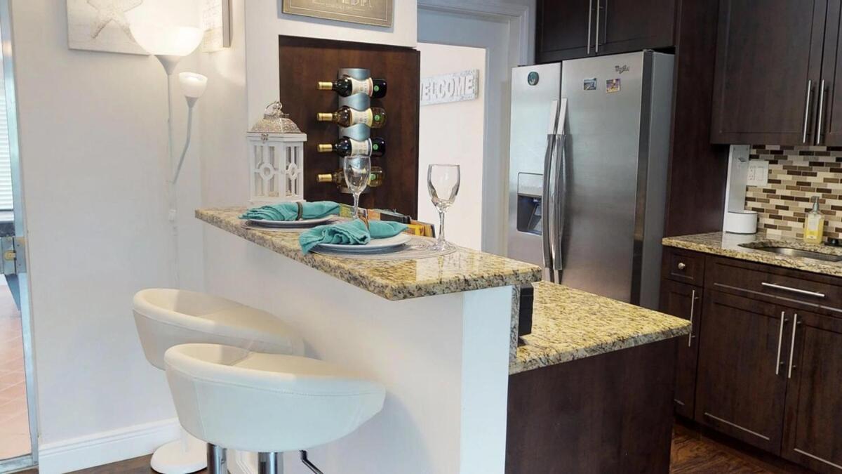 Palm Beach Vacation Home-downtown-gameroom-grill Holiday home *