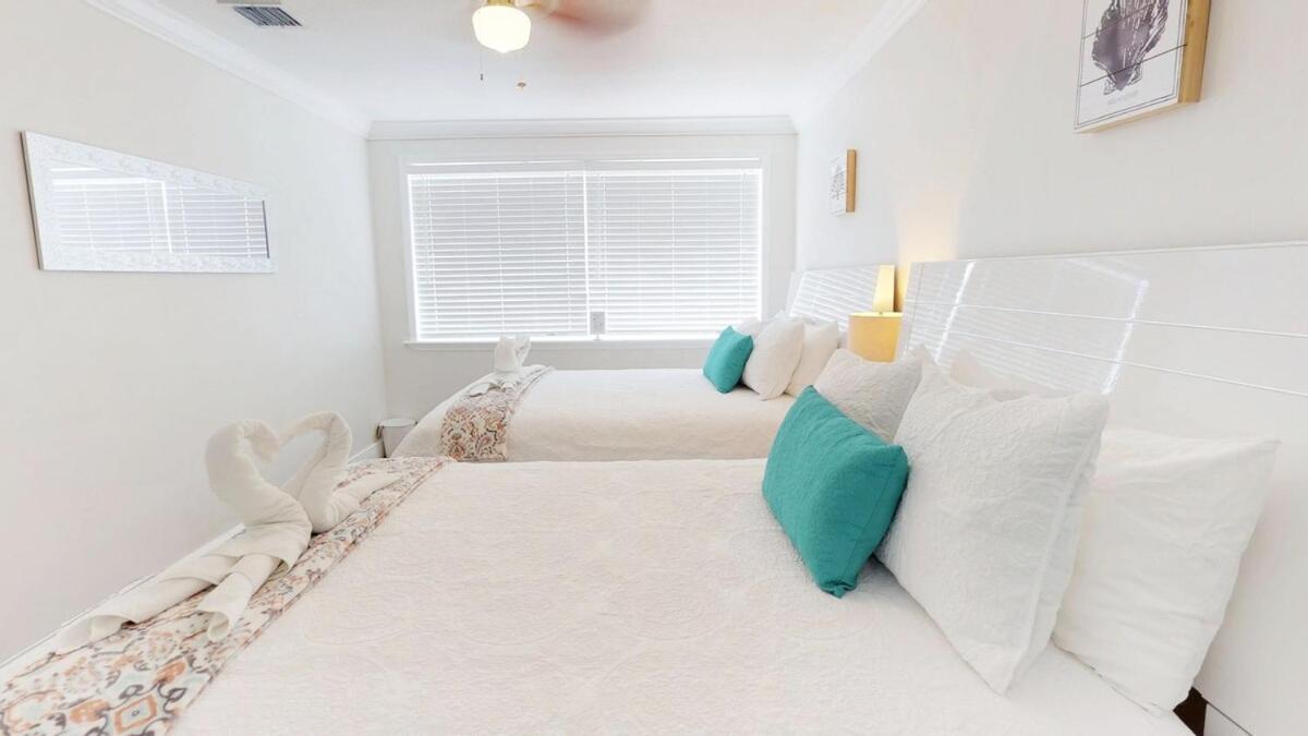 Holiday home Palm Beach Vacation Home-downtown-gameroom-grill *