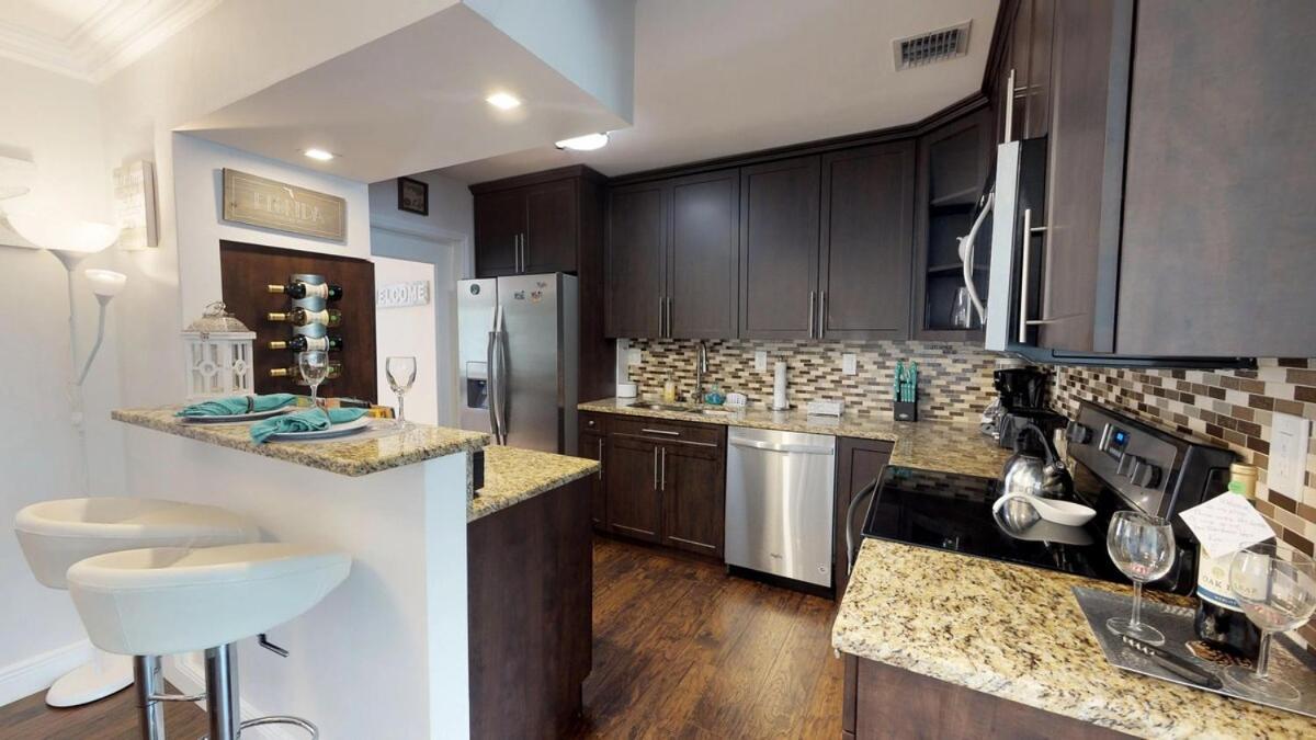 Holiday home Palm Beach Vacation Home-downtown-gameroom-grill West Palm Beach