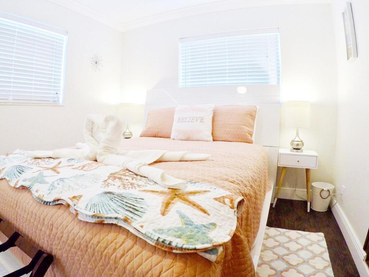 Palm Beach Vacation Home-downtown-gameroom-grill Holiday home West Palm Beach
