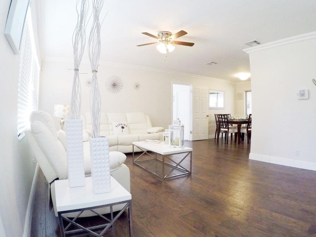 Palm Beach Vacation Home-downtown-gameroom-grill Holiday home *