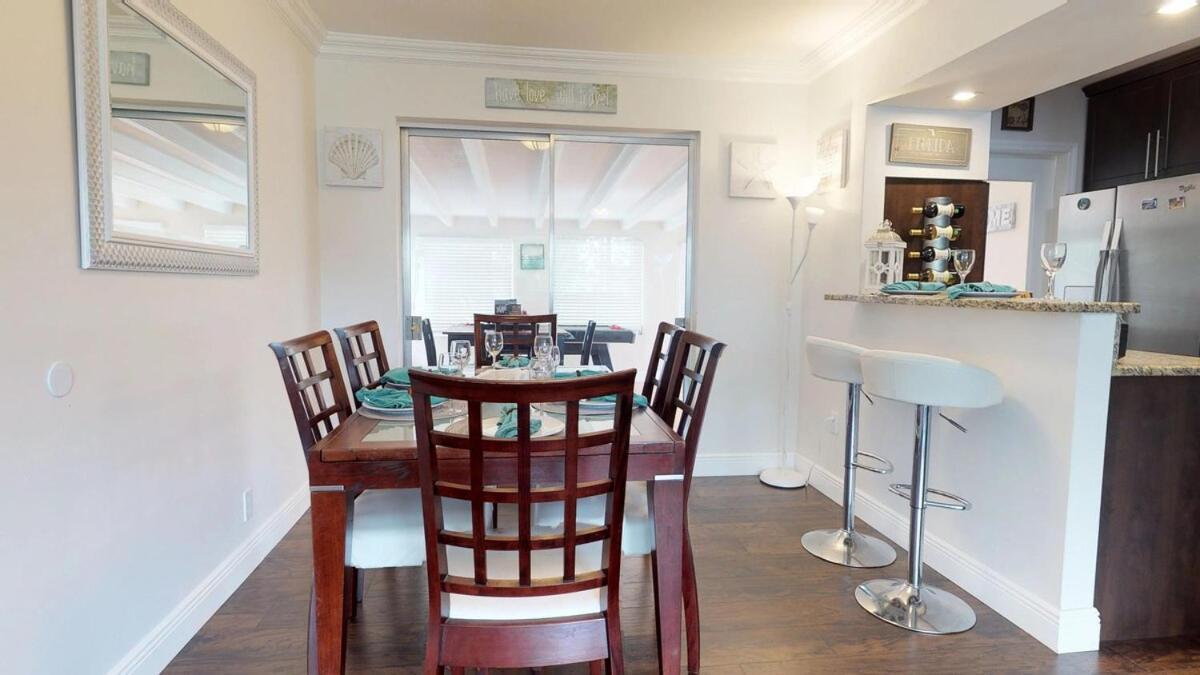 Palm Beach Vacation Home-downtown-gameroom-grill West Palm Beach