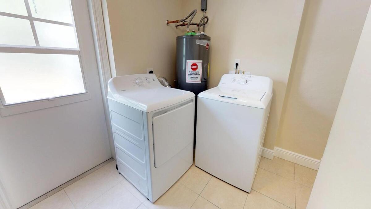 Palm Beach Vacation Home-downtown-gameroom-grill * West Palm Beach