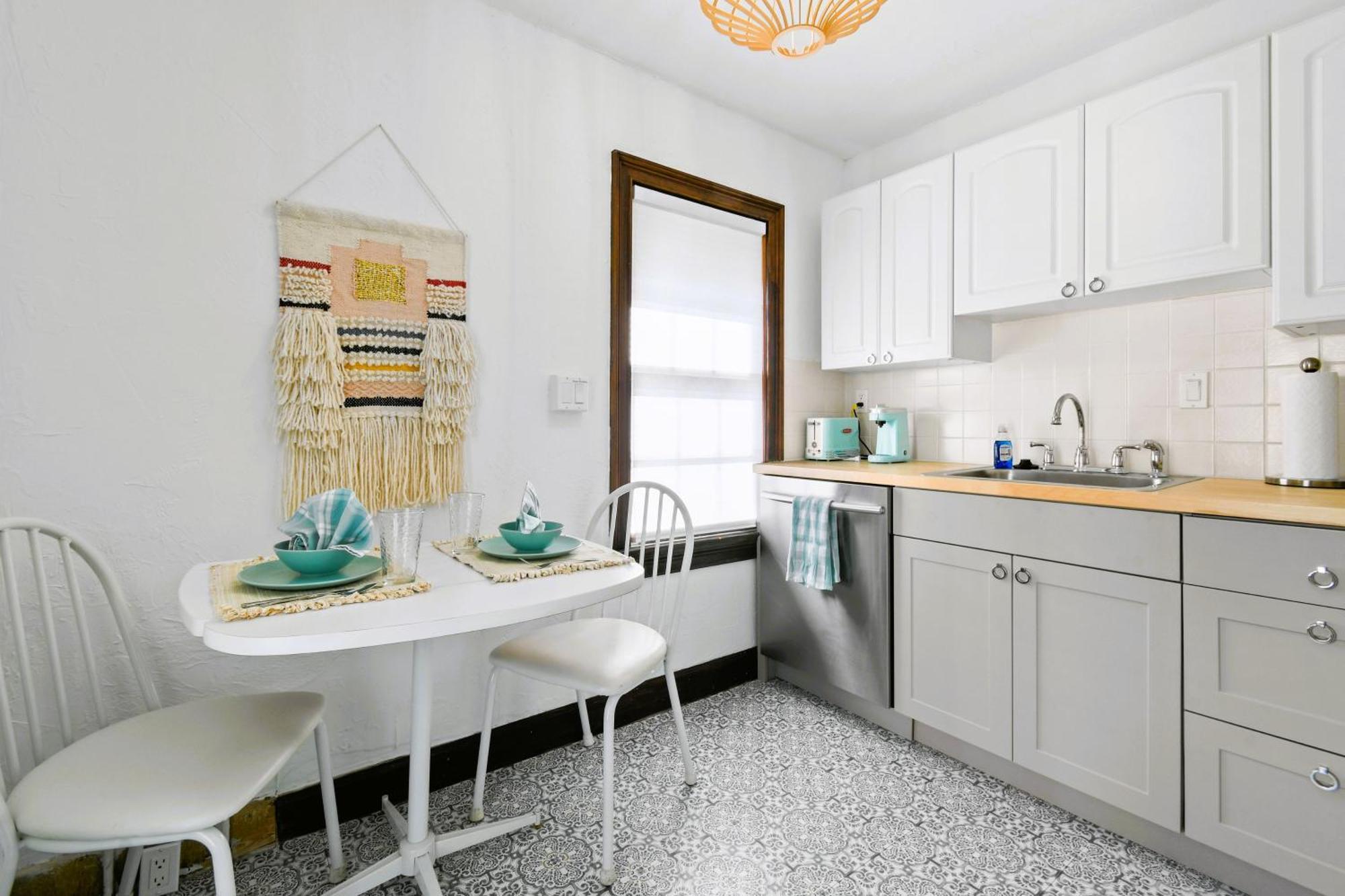 1926 Mediterranean With Heated Pool Sleeps 12 *