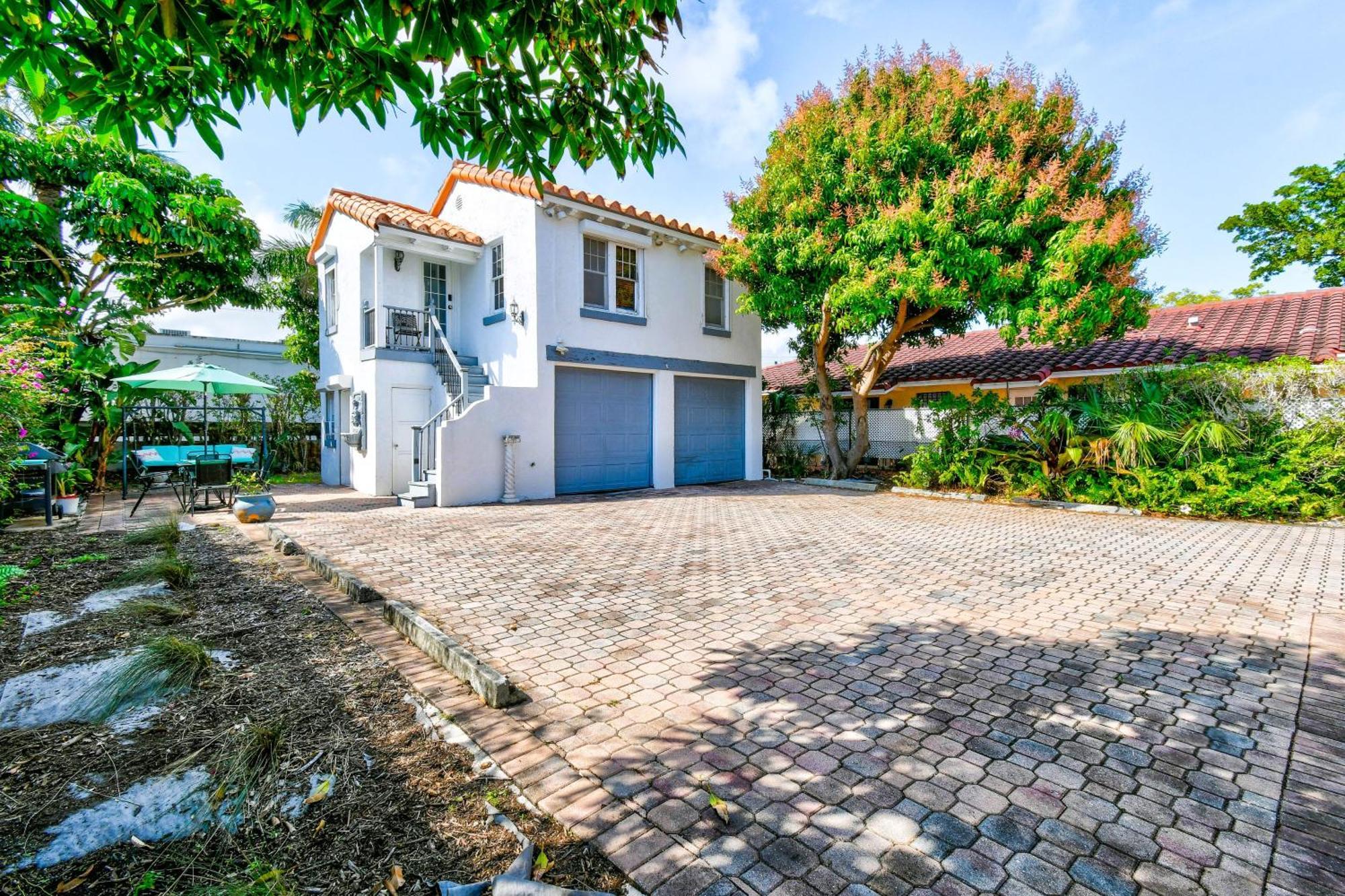 1926 Mediterranean With Heated Pool Sleeps 12