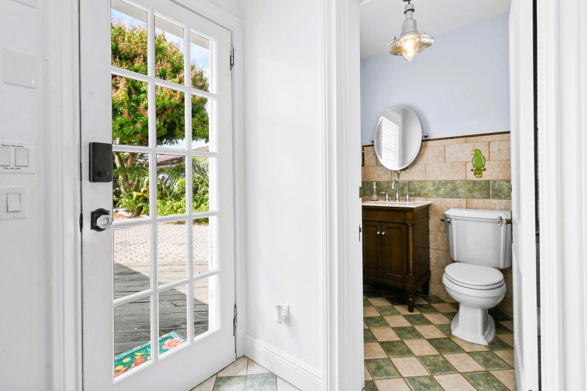 1926 Mediterranean With Heated Pool Sleeps 12 Holiday home West Palm Beach