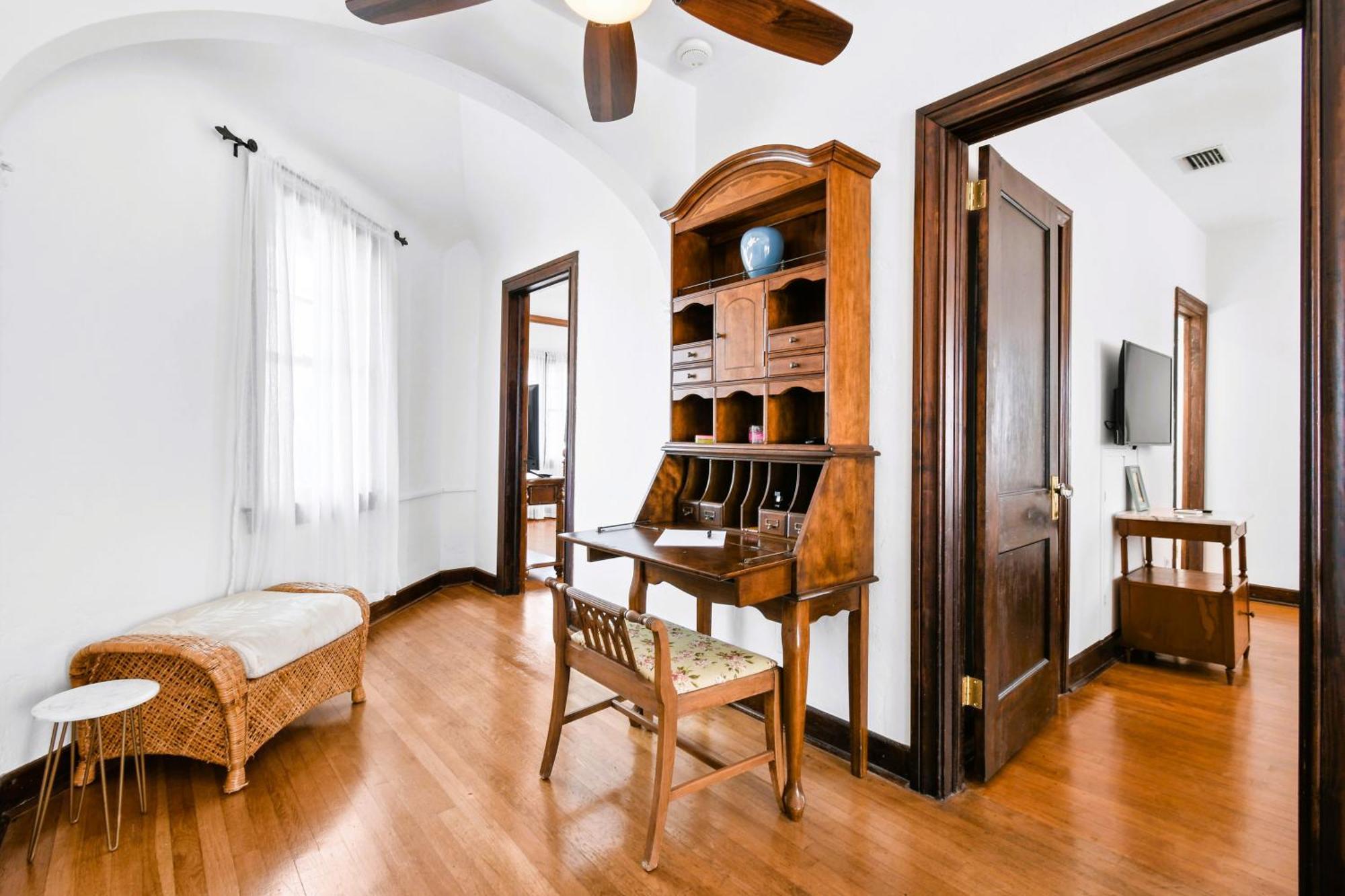 1926 Mediterranean With Heated Pool Sleeps 12 * West Palm Beach