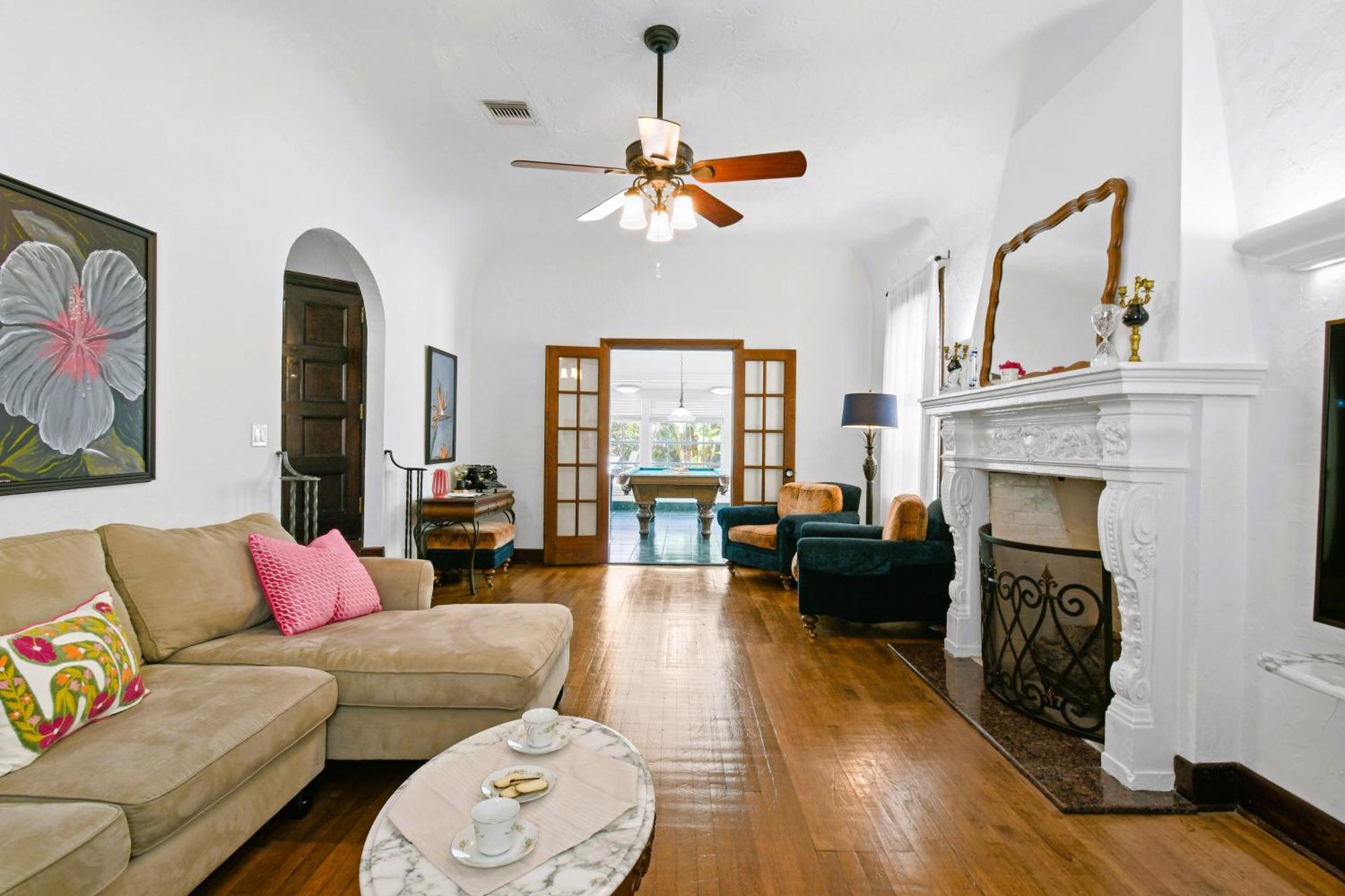 1926 Mediterranean With Heated Pool Sleeps 12 * West Palm Beach