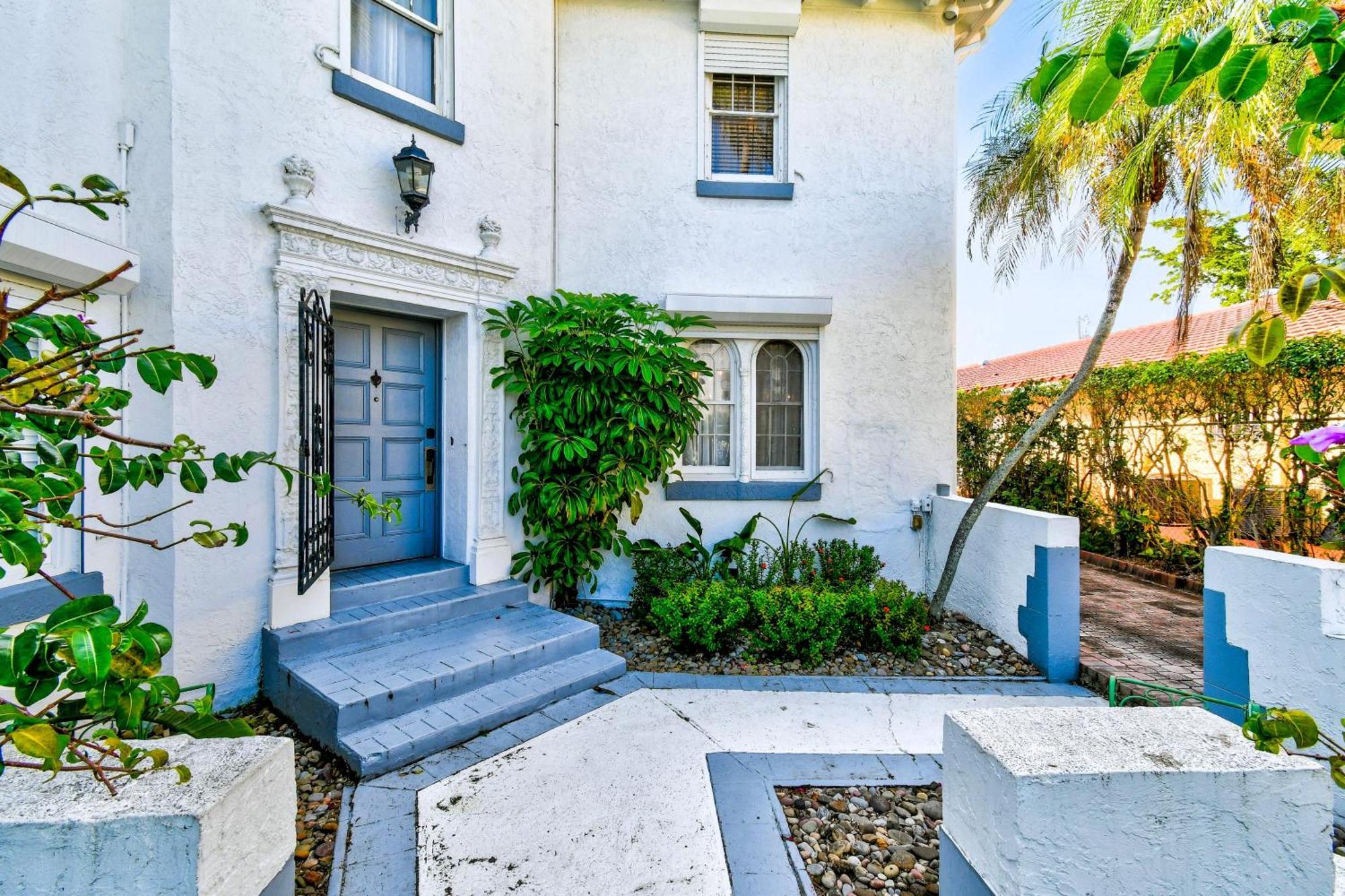 1926 Mediterranean With Heated Pool Sleeps 12 * West Palm Beach