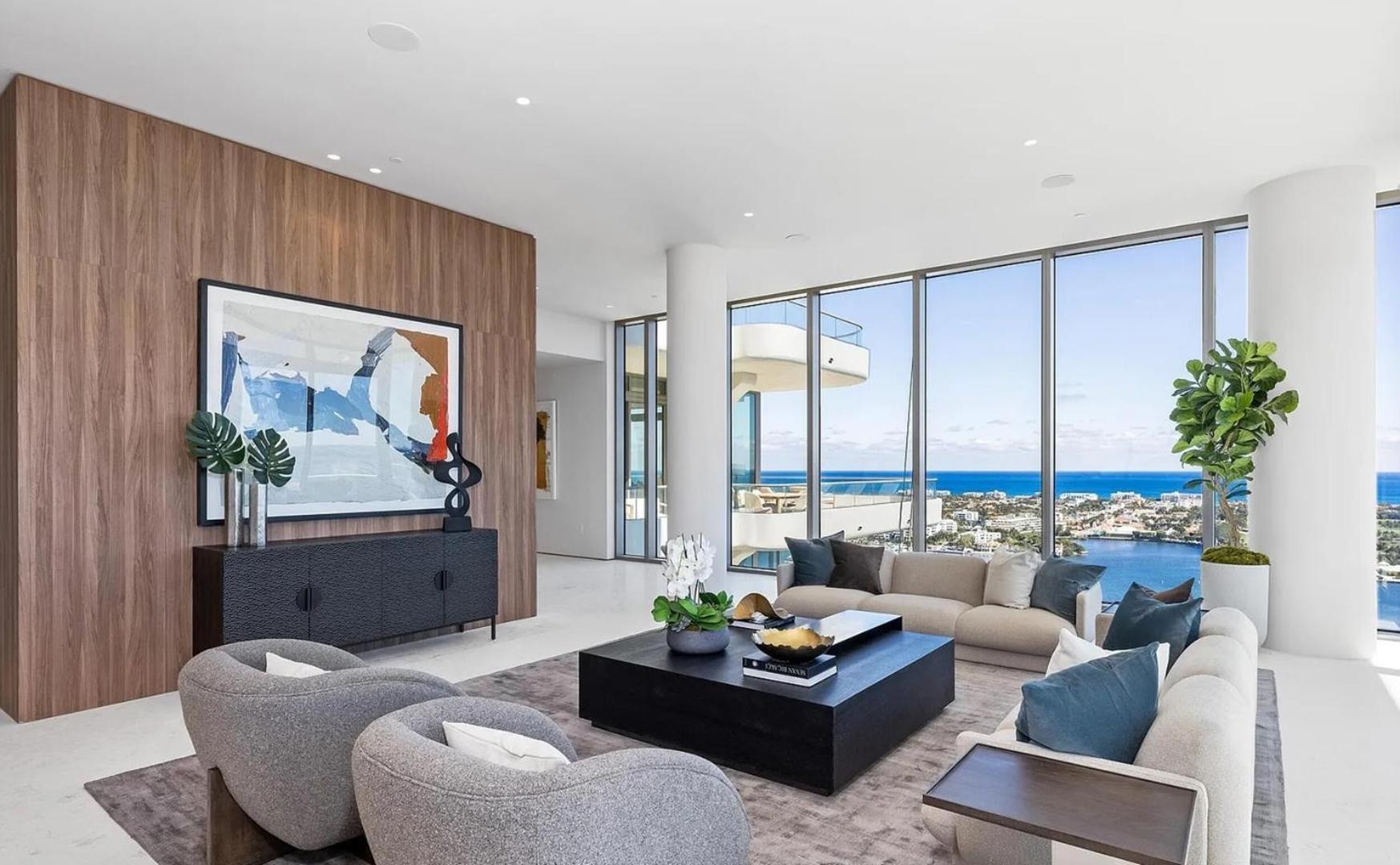 Luxurious 3-bedroom Penthouse Apartment West Palm Beach