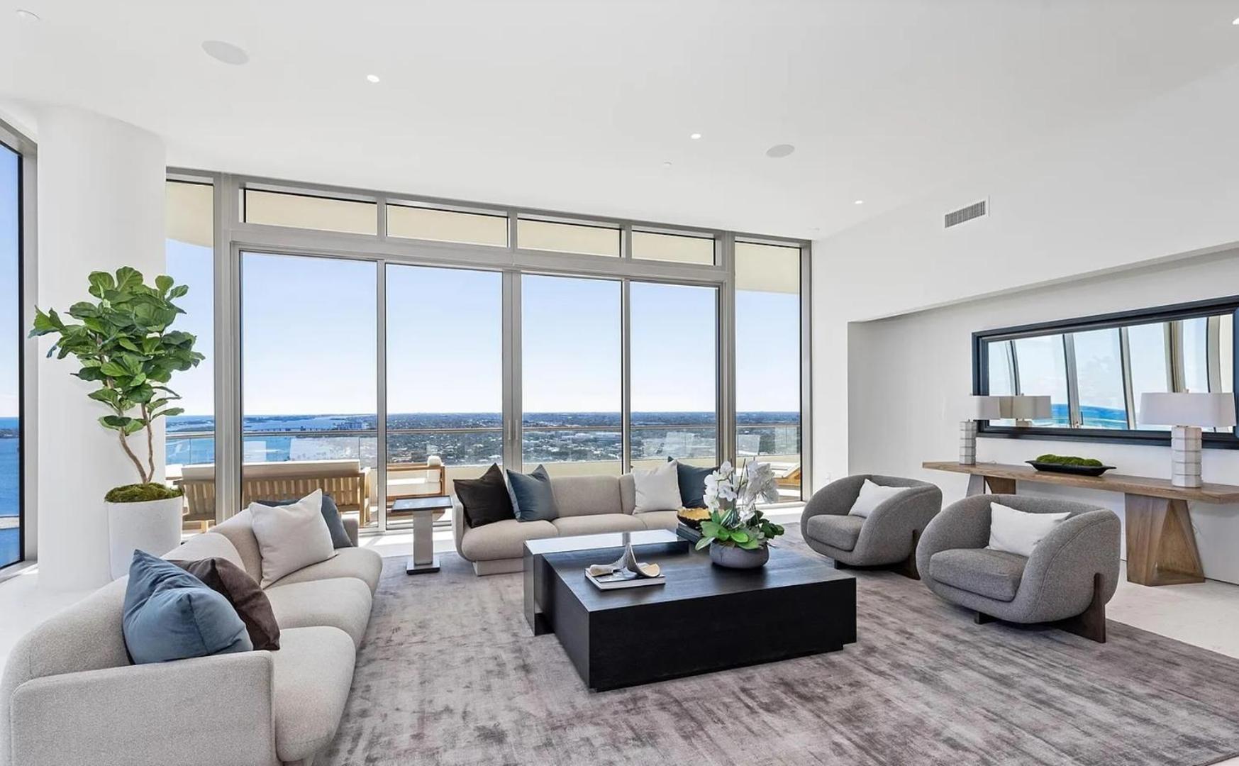 Luxurious 3-bedroom Penthouse