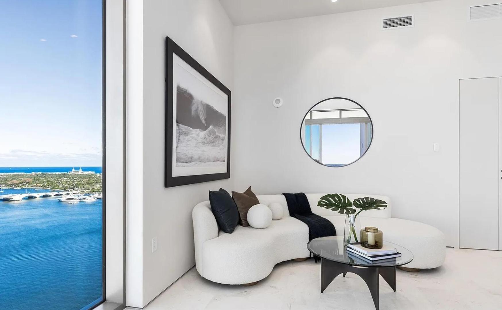 Luxurious 3-bedroom Penthouse *