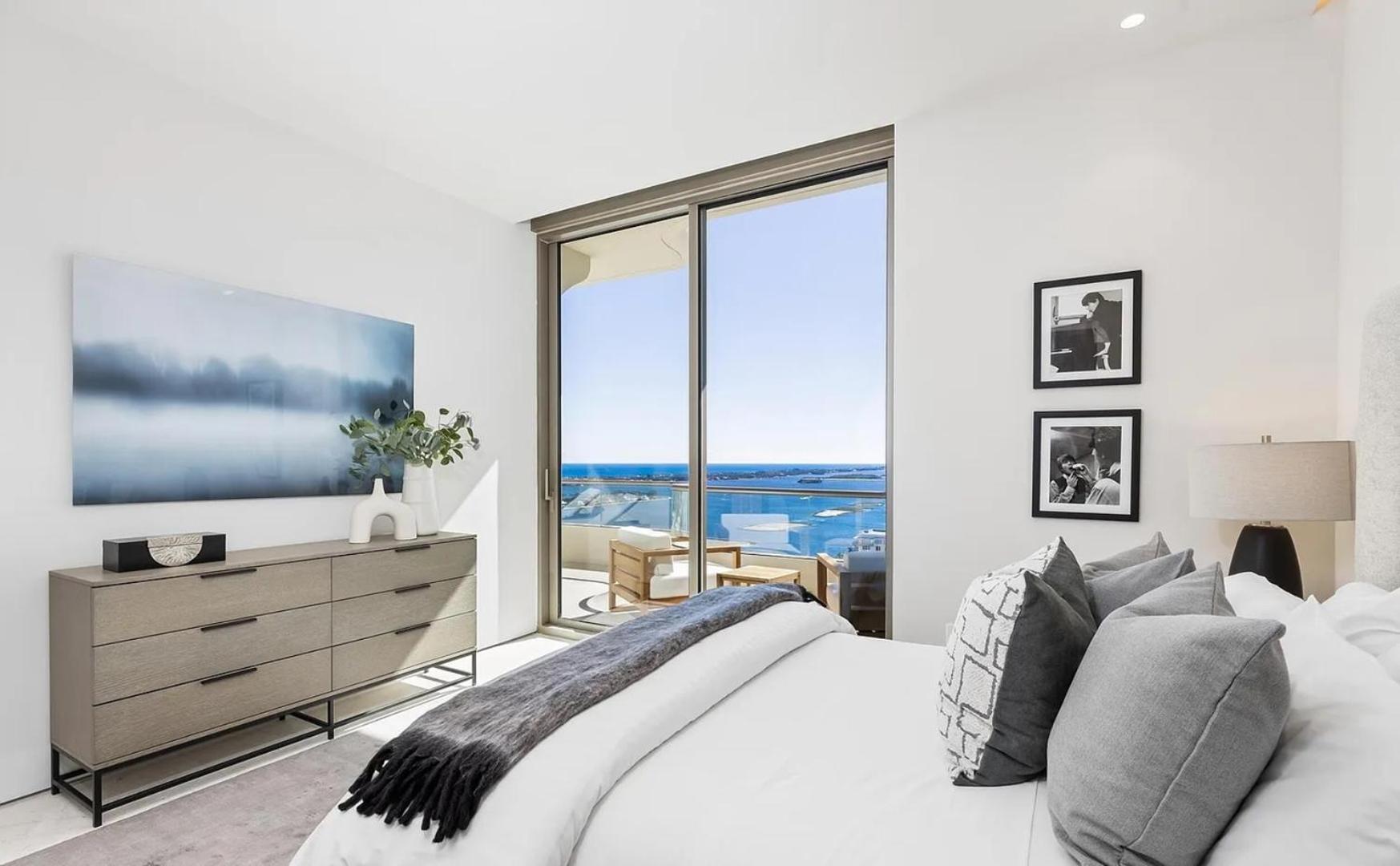 Luxurious 3-bedroom Penthouse
