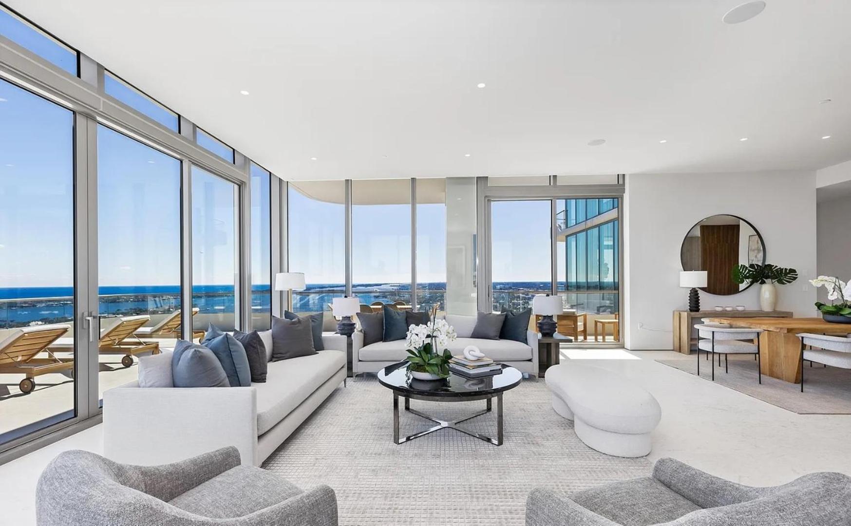 Luxurious 3-bedroom Penthouse Apartment West Palm Beach