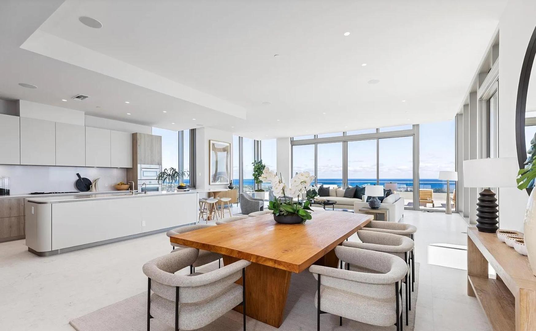 Luxurious 3-bedroom Penthouse West Palm Beach