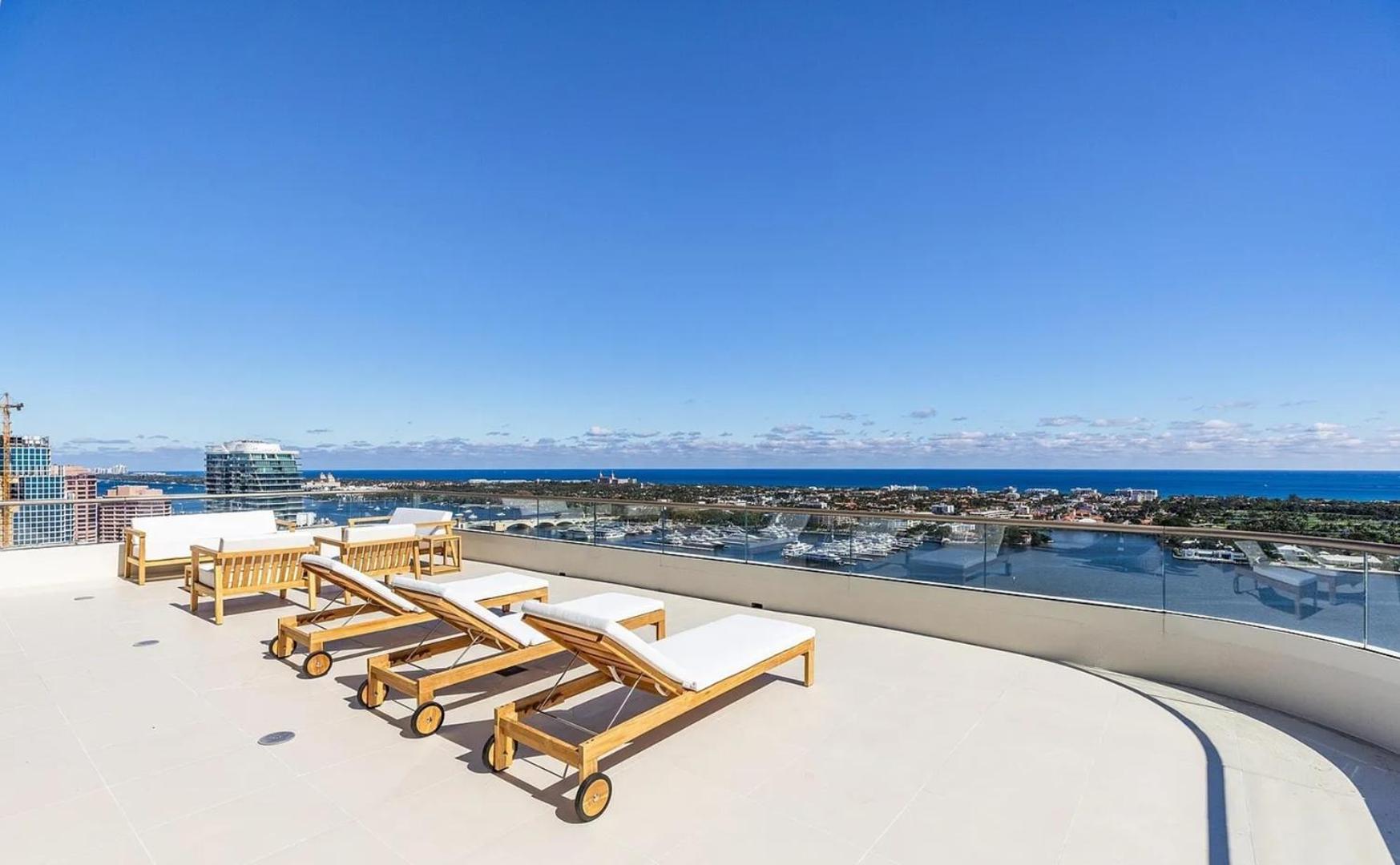 Luxurious 3-bedroom Penthouse West Palm Beach