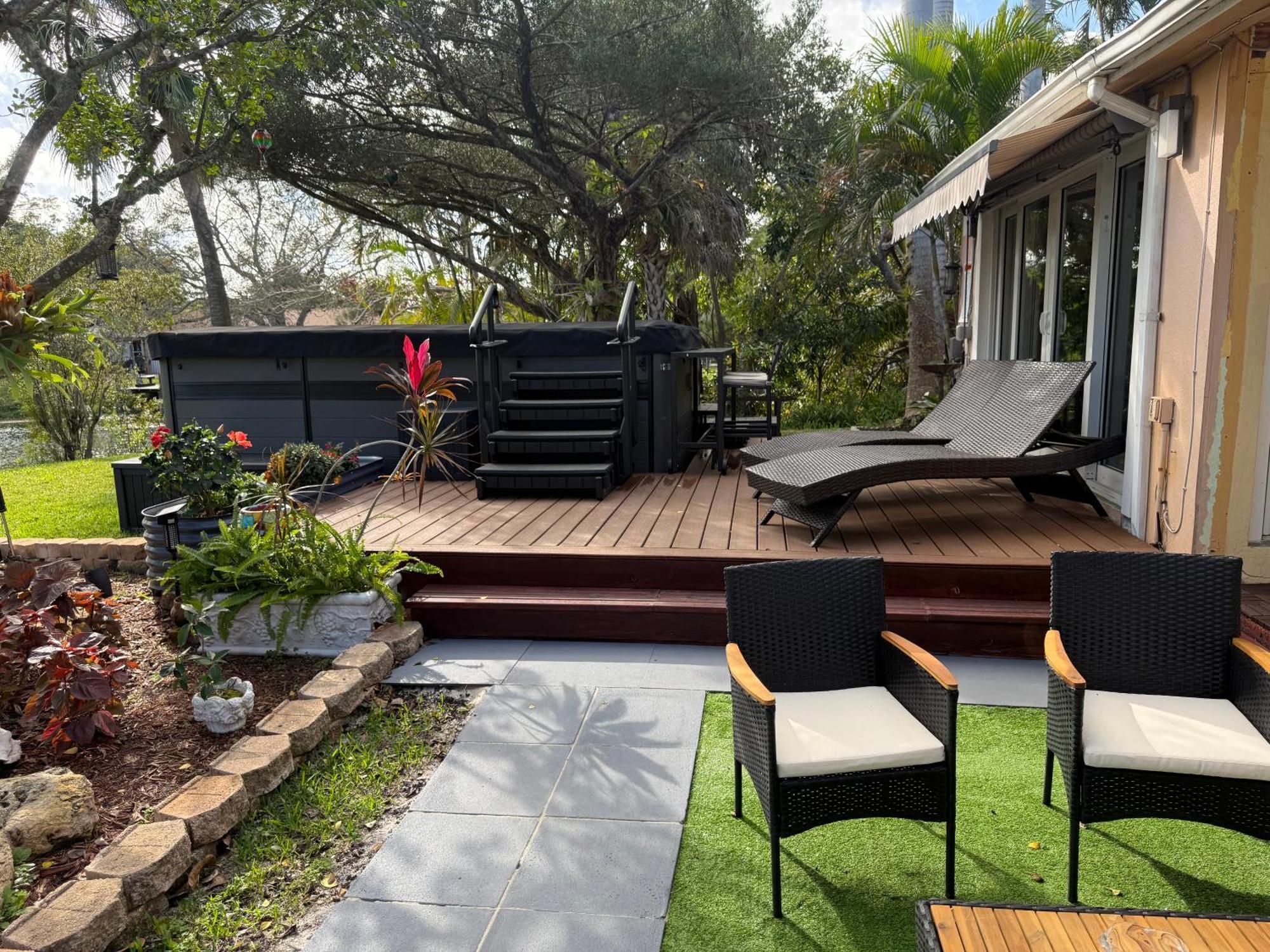 Cozy House 3 Large Bedrooms 3full Bath And King Beds Holiday home West Palm Beach