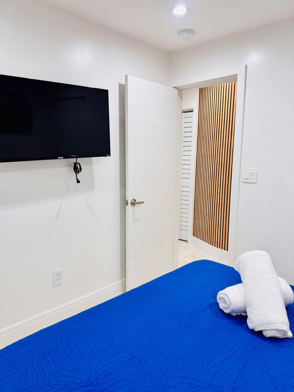Cozy & Private - Easy Access To Pbi & I-95 - Free Wifi West Palm Beach