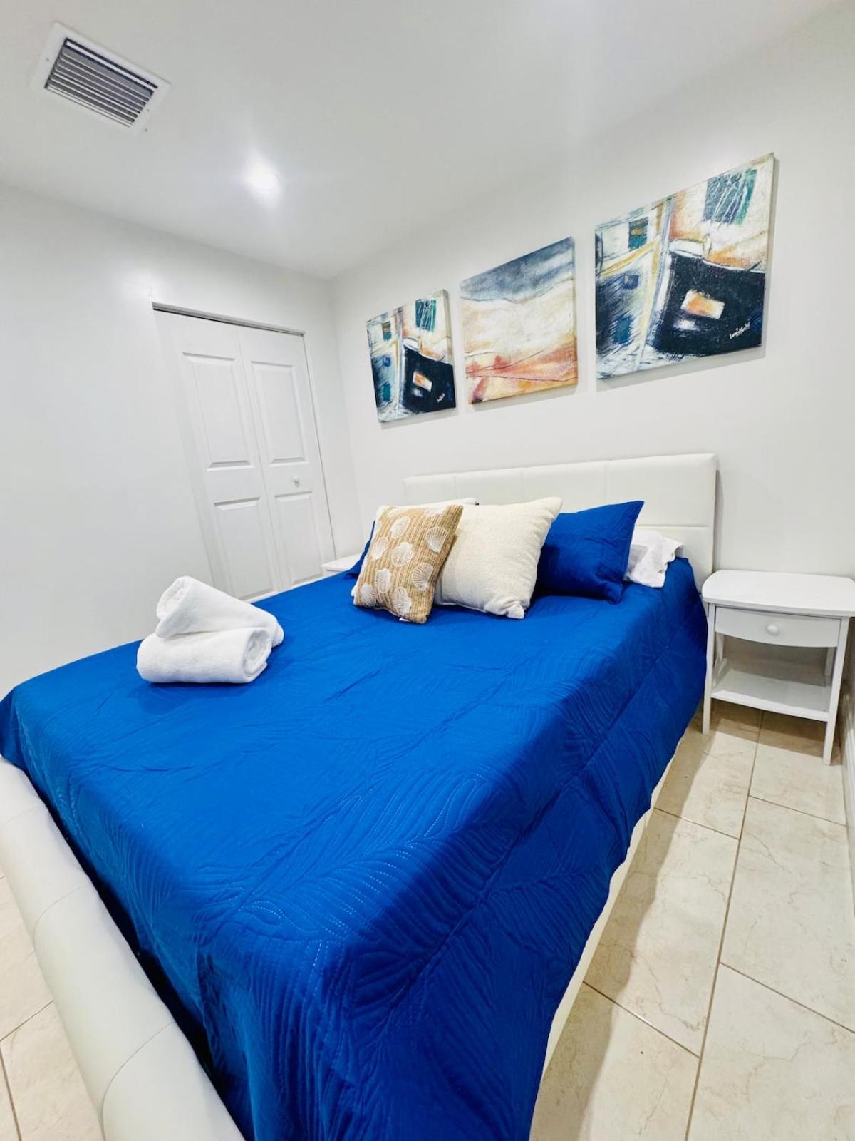 Cozy & Private - Easy Access To Pbi & I-95 - Free Wifi Apartment *