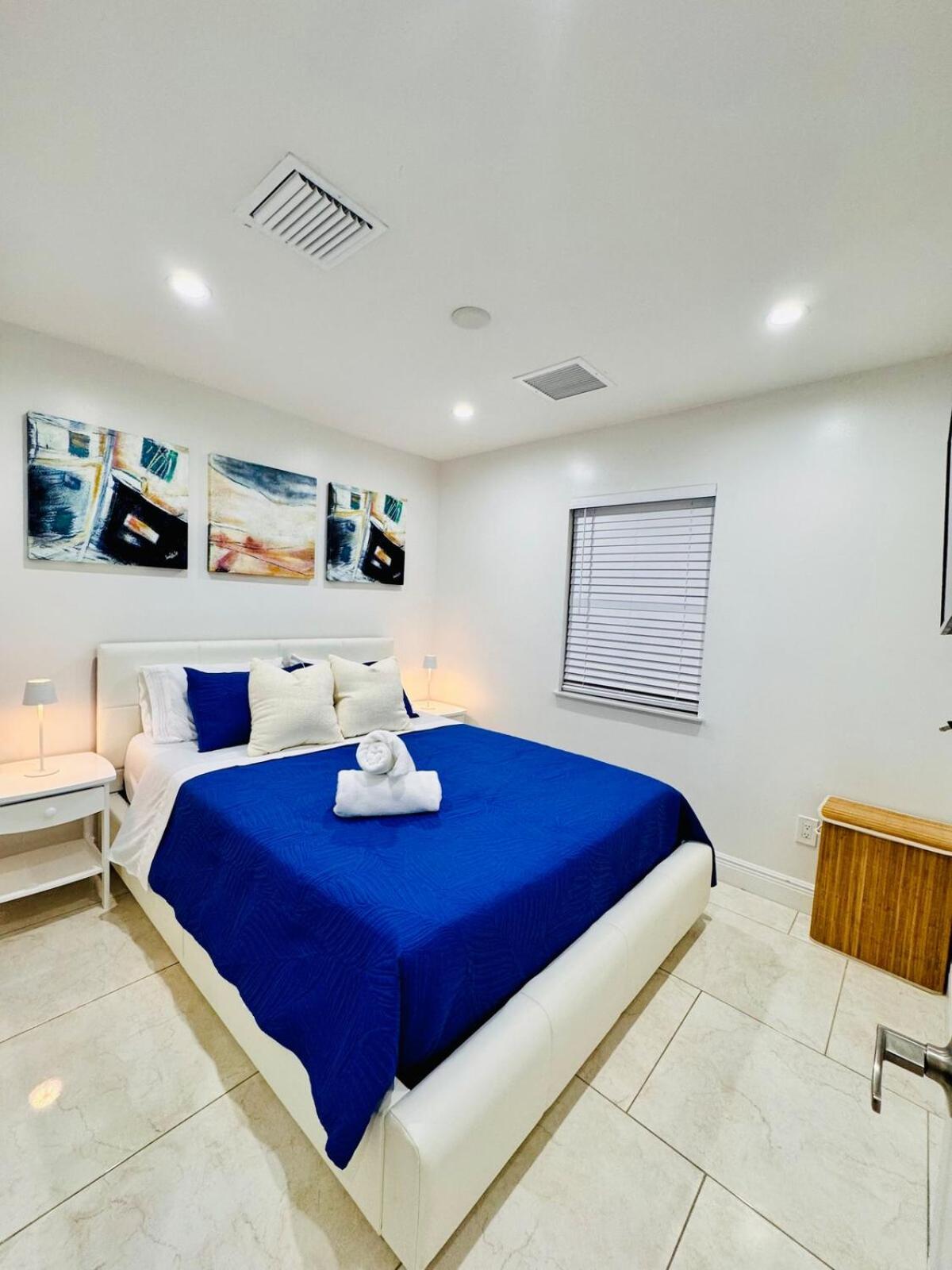 Cozy & Private - Easy Access To Pbi & I-95 - Free Wifi Apartment